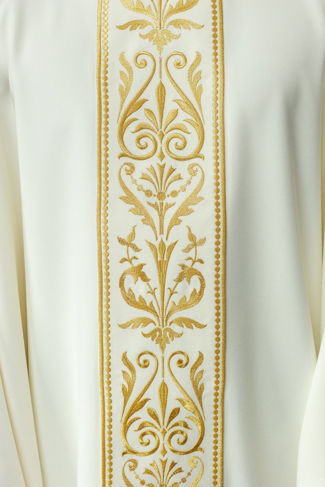 Ornat Liturgiczny Ecru z Haftowanym Pasem - Elegancki i Wygodny - SZATYLITURGICZNE.PL