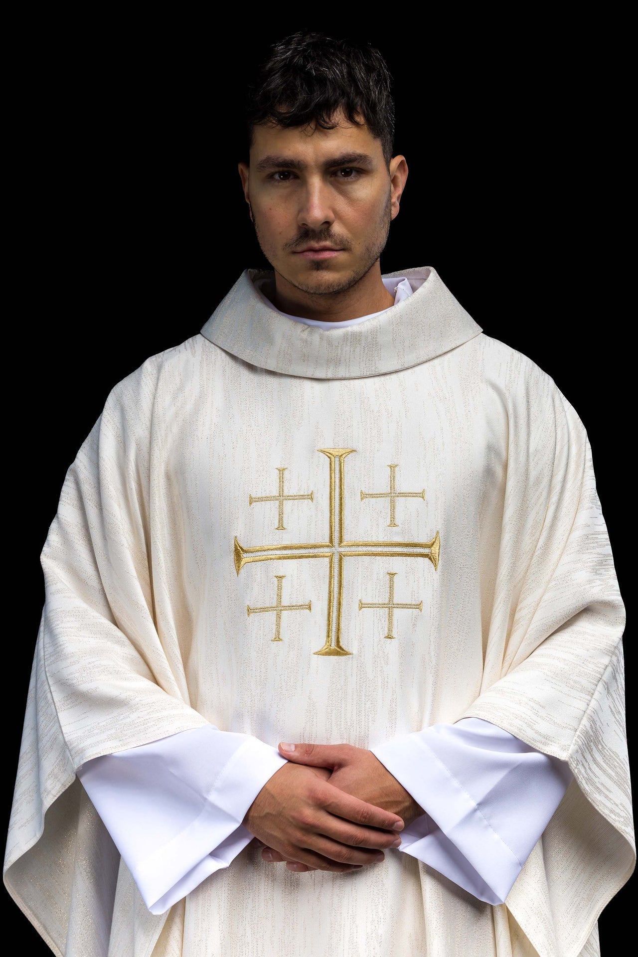 Ornat Liturgiczny Ecru z Krzyżem Jerozolimskim - Haftowany - SZATYLITURGICZNE.PL