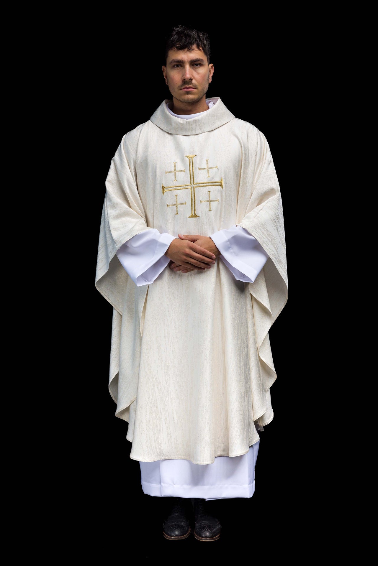 Ornat Liturgiczny Ecru z Krzyżem Jerozolimskim - Haftowany - SZATYLITURGICZNE.PL