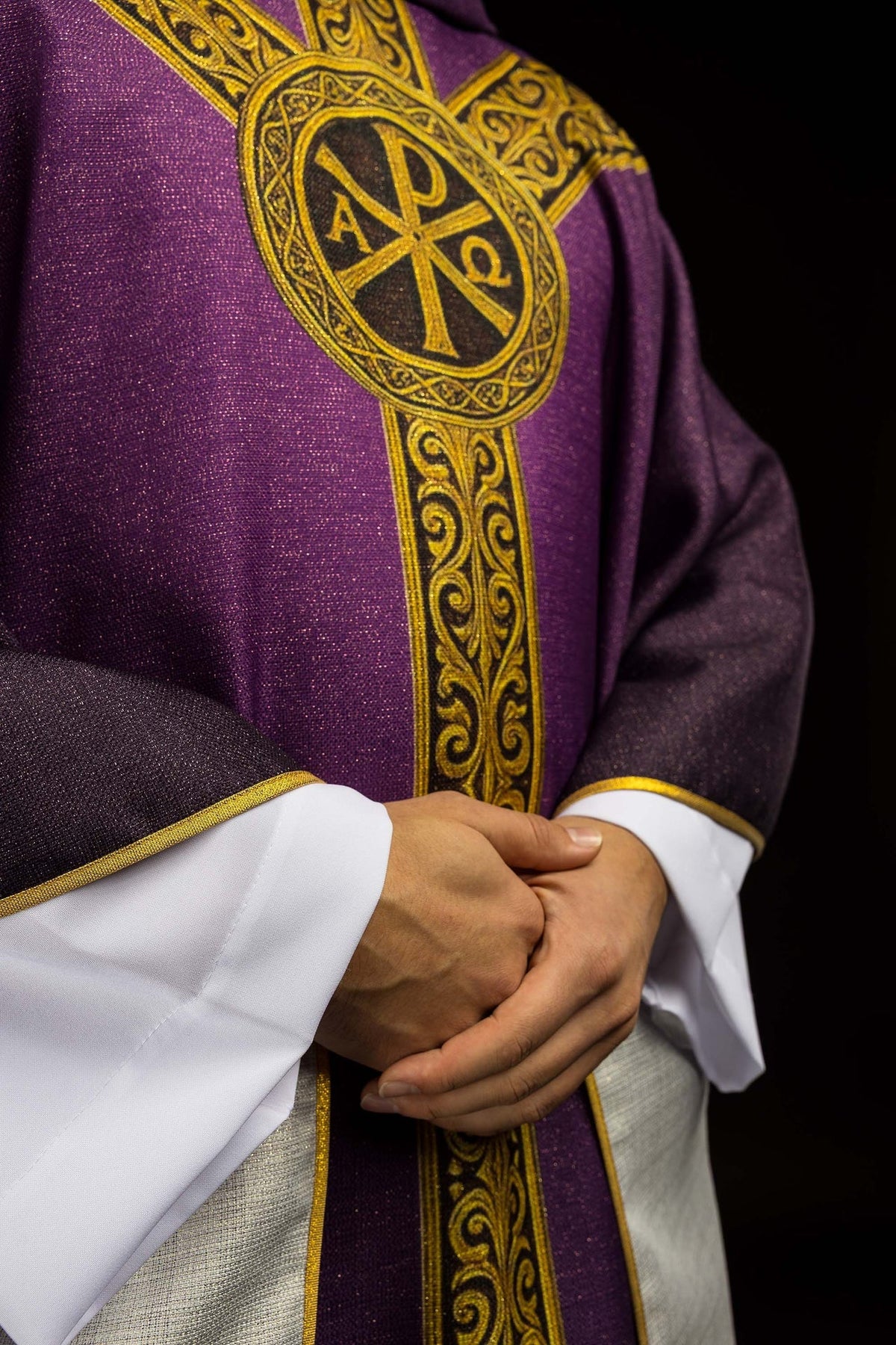 Ornat Liturgiczny Fioletowy Drukowany Pax ze Złotem - Adwent i Post - SZATYLITURGICZNE.PL