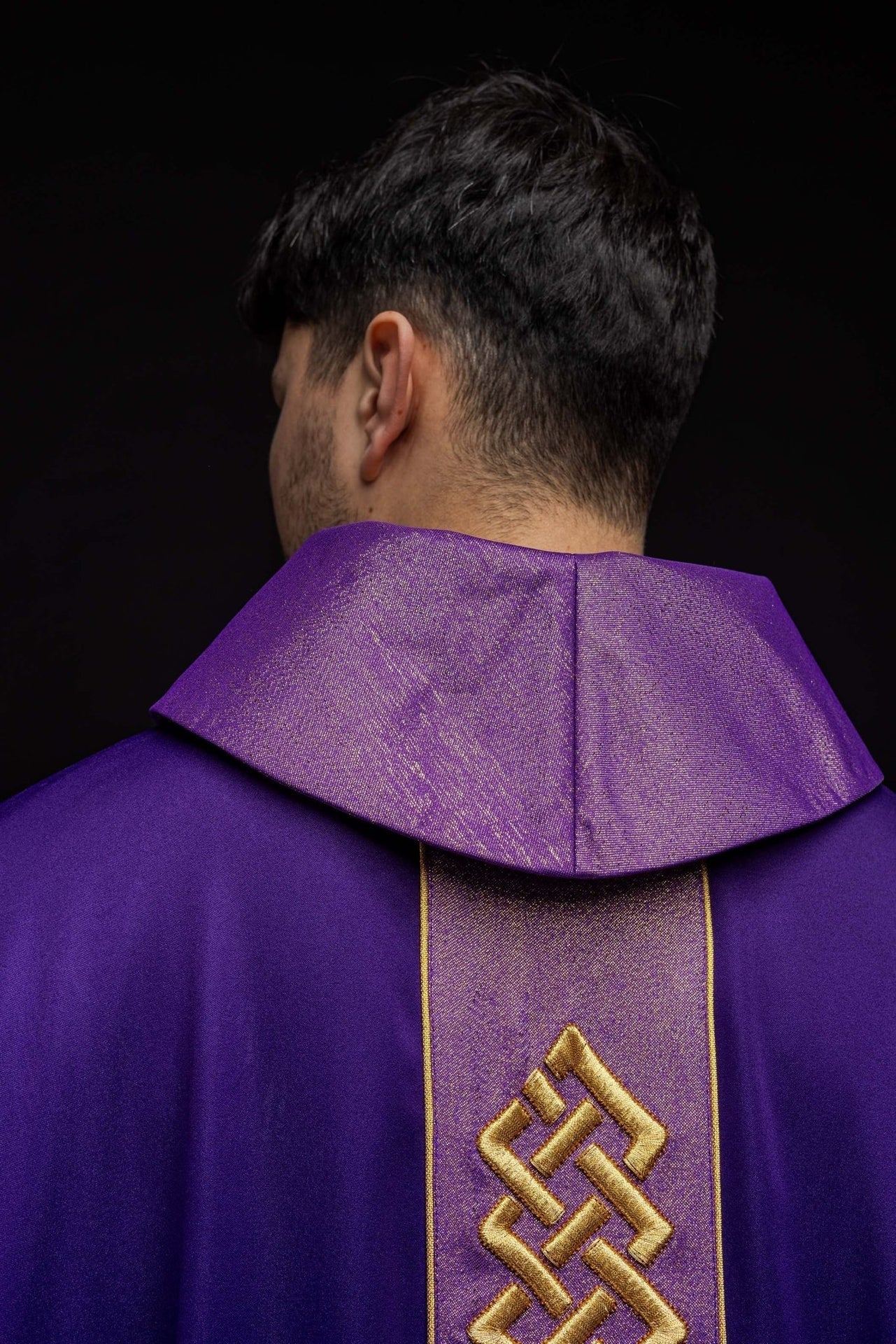 Ornat Liturgiczny Fioletowy Haftowany Krzyż - Polska Produkcja - SZATYLITURGICZNE.PL