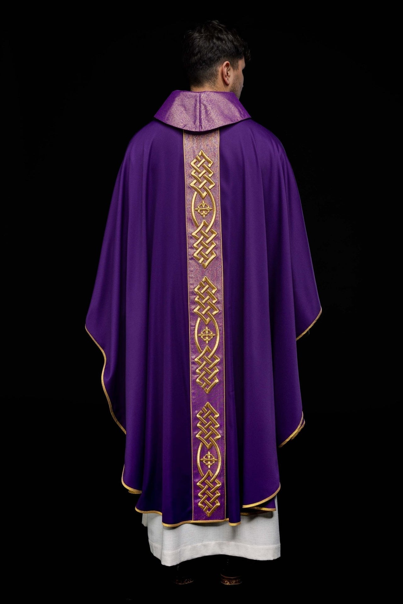 Ornat Liturgiczny Fioletowy Haftowany Krzyż - Polska Produkcja - SZATYLITURGICZNE.PL