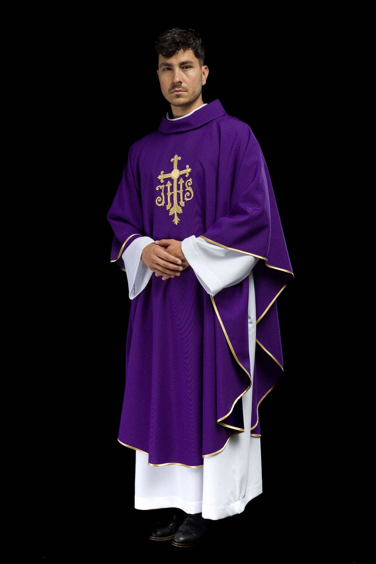 Ornat Liturgiczny Fioletowy IHS - Złoty Haft Eucharystyczny i Krzyż - SZATYLITURGICZNE.PL