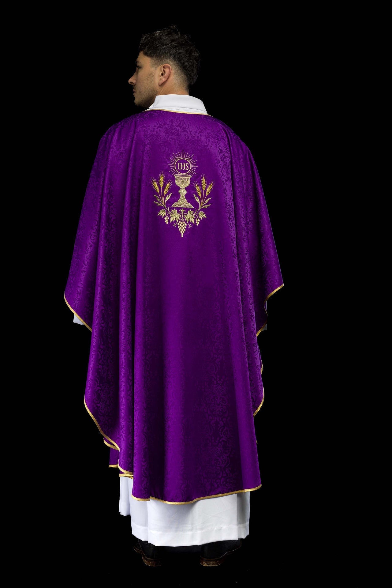 Ornat Liturgiczny Fioletowy Kielich Hostia Żakard - IHS Złota Nitka - SZATYLITURGICZNE.PL