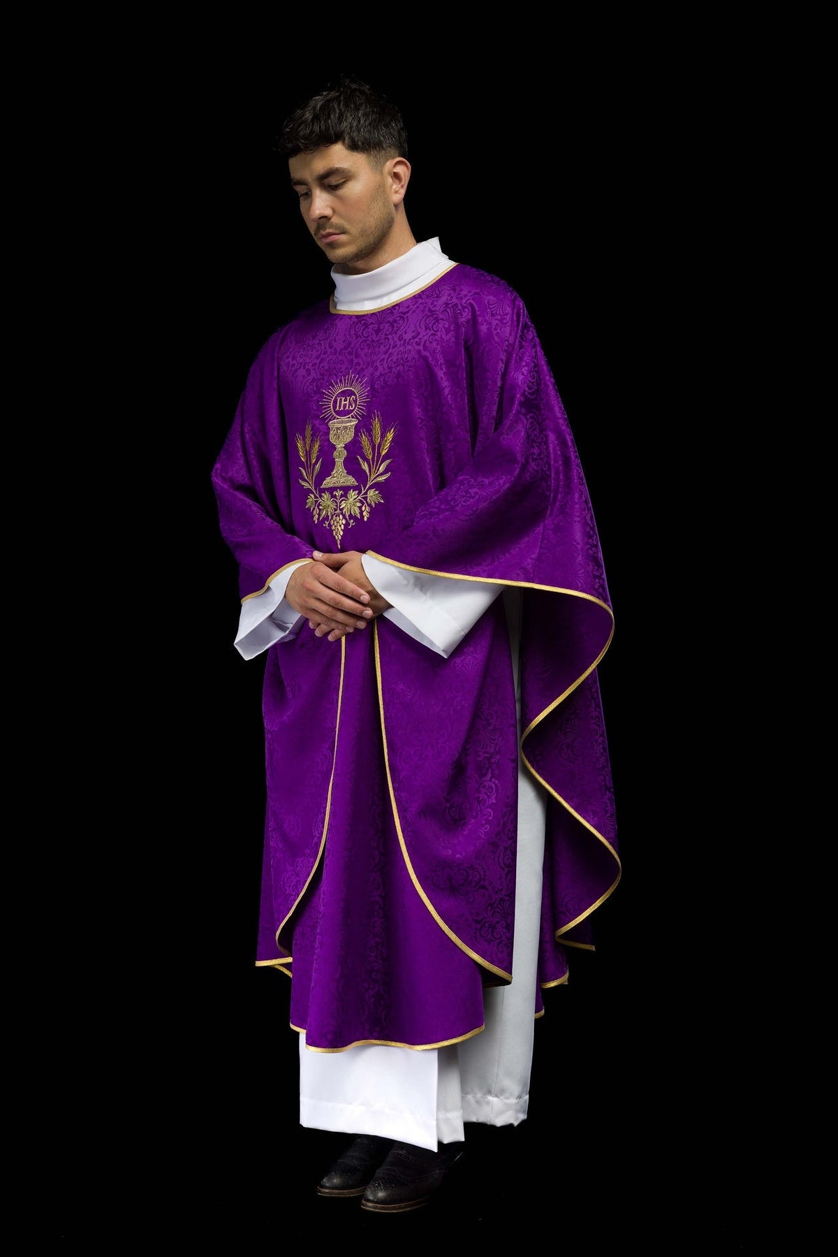 Ornat Liturgiczny Fioletowy Kielich Hostia Żakard - IHS Złota Nitka - SZATYLITURGICZNE.PL