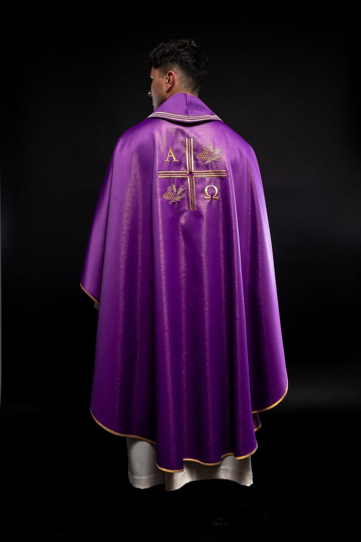 Ornat Liturgiczny Fioletowy z Haftem Krzyża, Alfa i Omegi - Elegancki - SZATYLITURGICZNE.PL