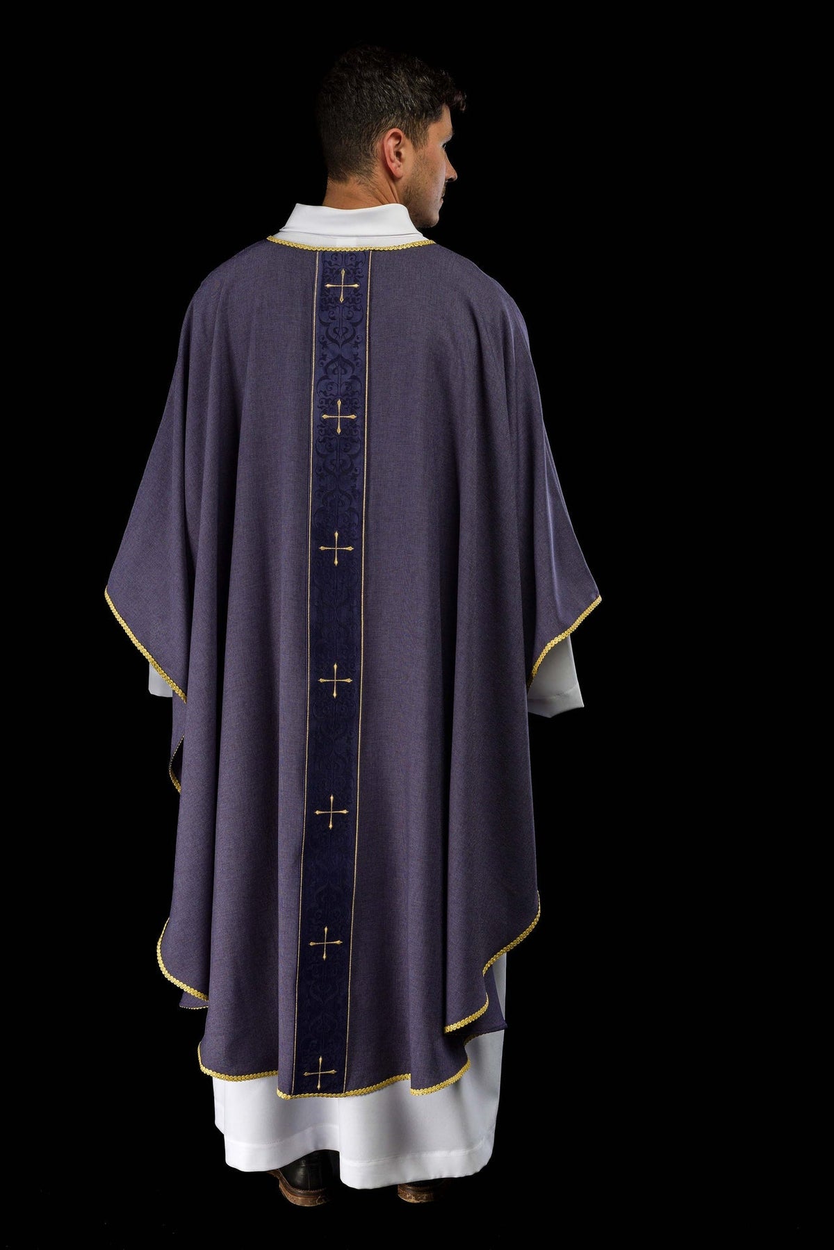 Ornat Liturgiczny Fioletowy z Haftowanymi Krzyżami - SZATYLITURGICZNE.PL