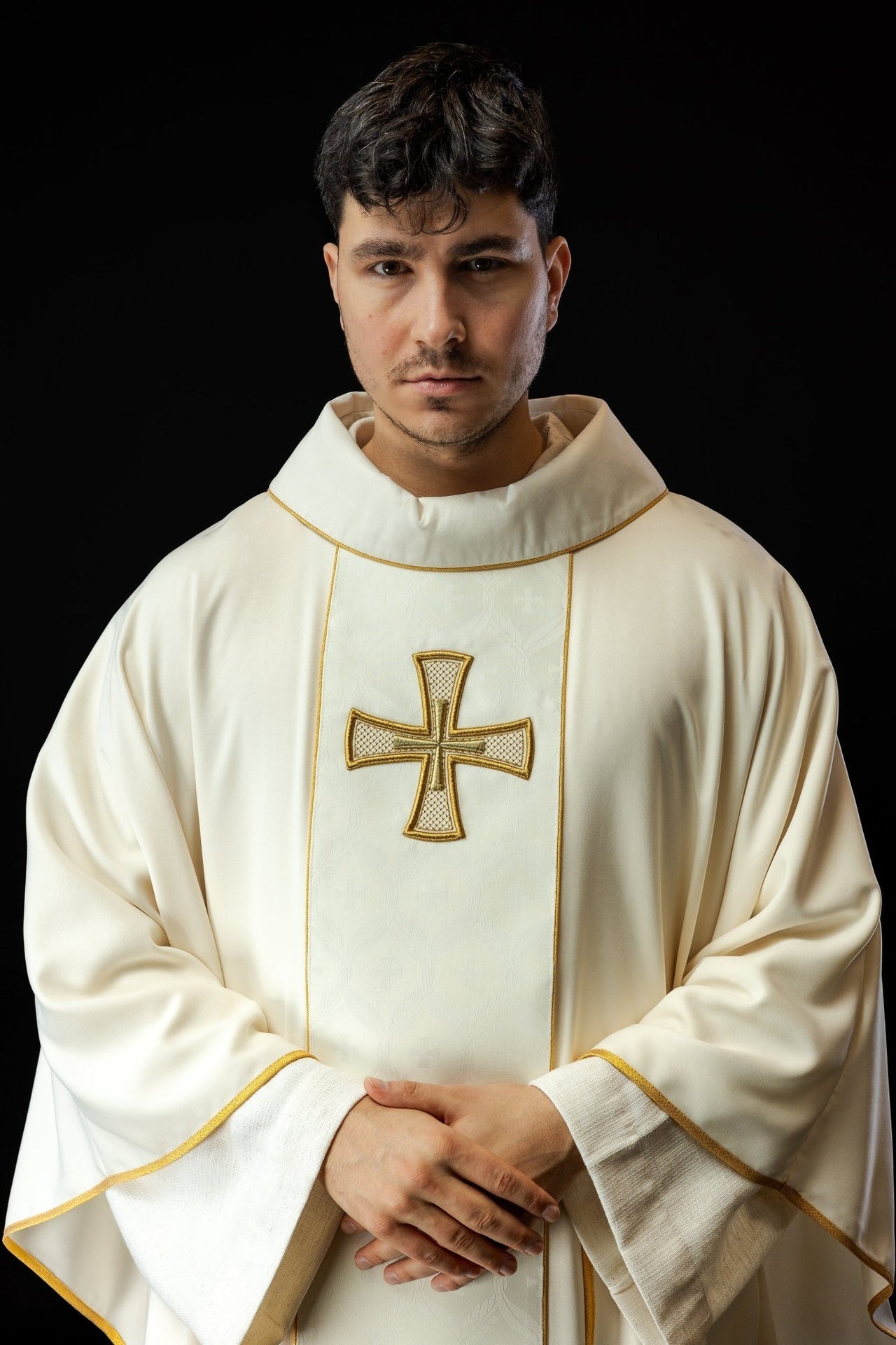 Ornat Liturgiczny Haftowany Krzyż Złota Lamówka - Poliester PE - SZATYLITURGICZNE.PL