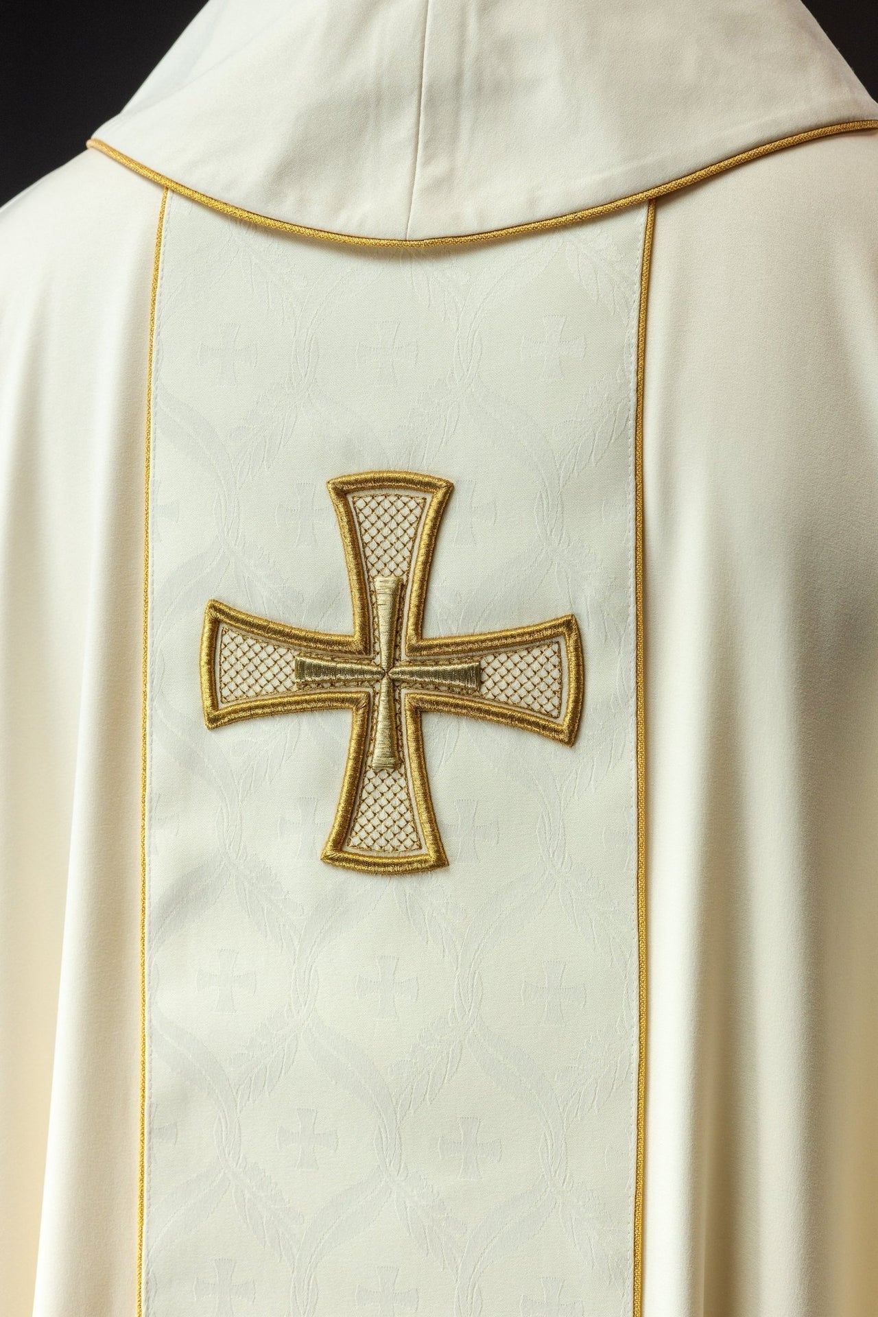 Ornat Liturgiczny Haftowany Krzyż Złota Lamówka - Poliester PE - SZATYLITURGICZNE.PL
