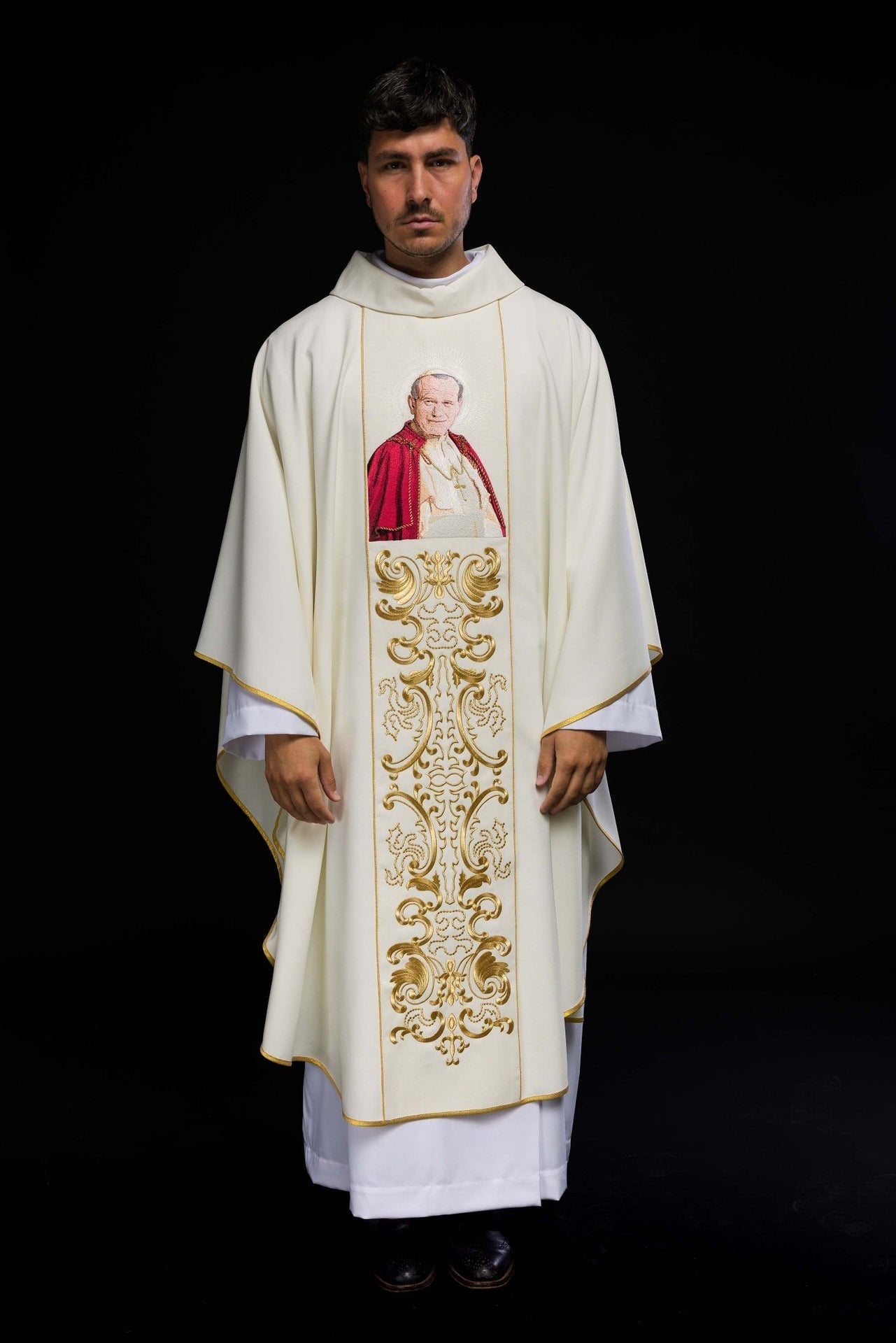 Ornat Liturgiczny Jan Paweł II Haftowany - Polski Producent - SZATYLITURGICZNE.PL