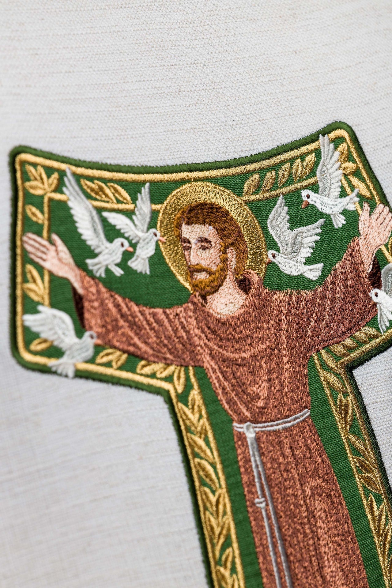 Ornat Liturgiczny Kremowy z Haftem Św. Franciszka - Franciszkański - SZATYLITURGICZNE.PL