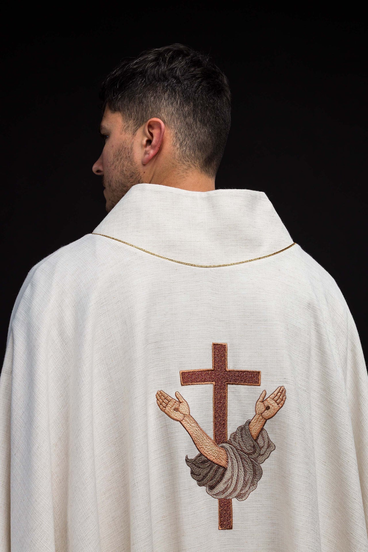 Ornat Liturgiczny Kremowy z Haftem Św. Franciszka - Franciszkański - SZATYLITURGICZNE.PL