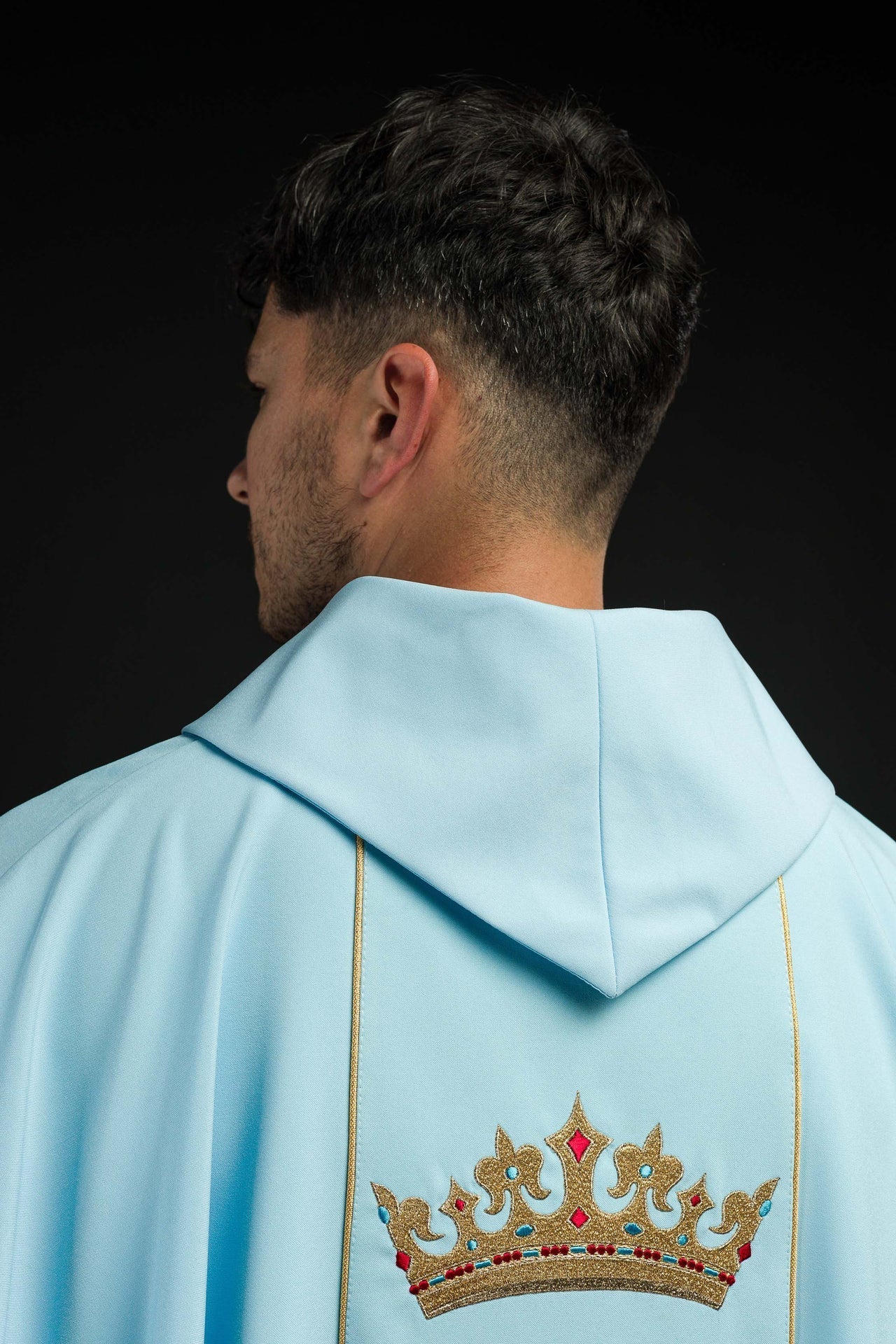 Ornat liturgiczny Maryjny haftowany z koroną Niebieski - SZATYLITURGICZNE.PL