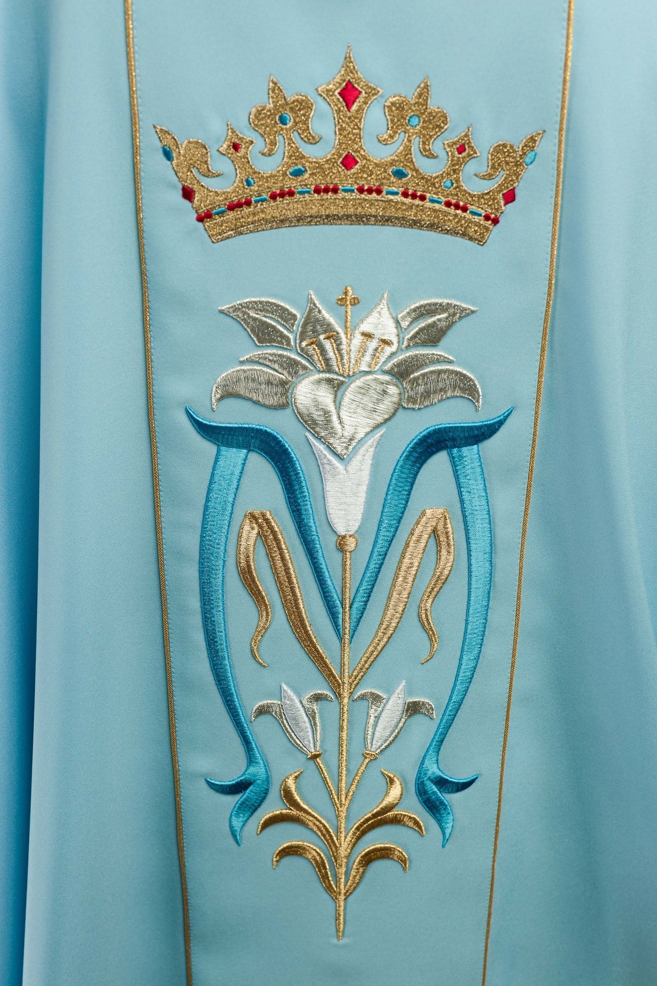 Ornat liturgiczny Maryjny haftowany z koroną Niebieski - SZATYLITURGICZNE.PL