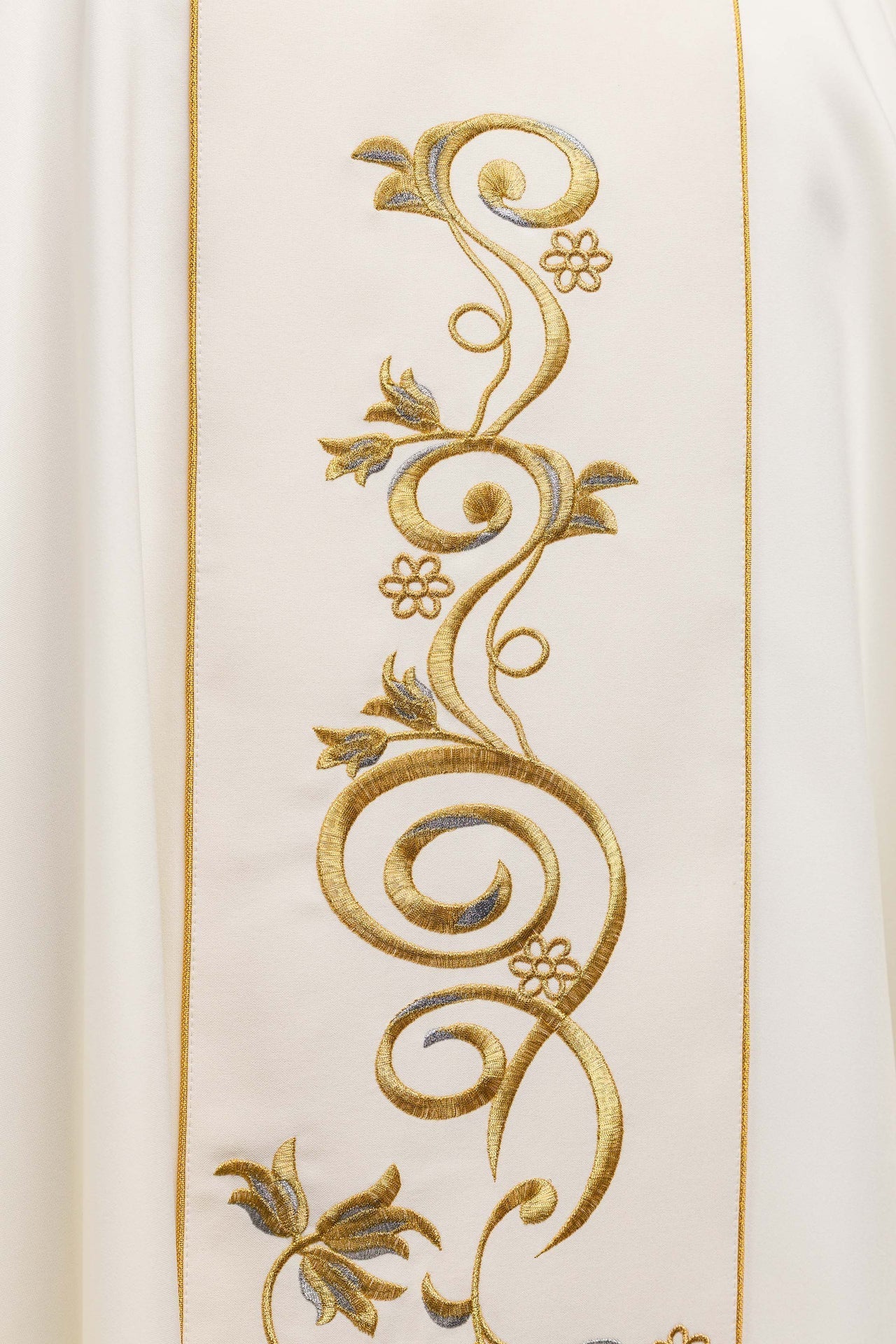 Ornat Liturgiczny na Boże Narodzenie - Święta Rodzina, Złota Nić - SZATYLITURGICZNE.PL