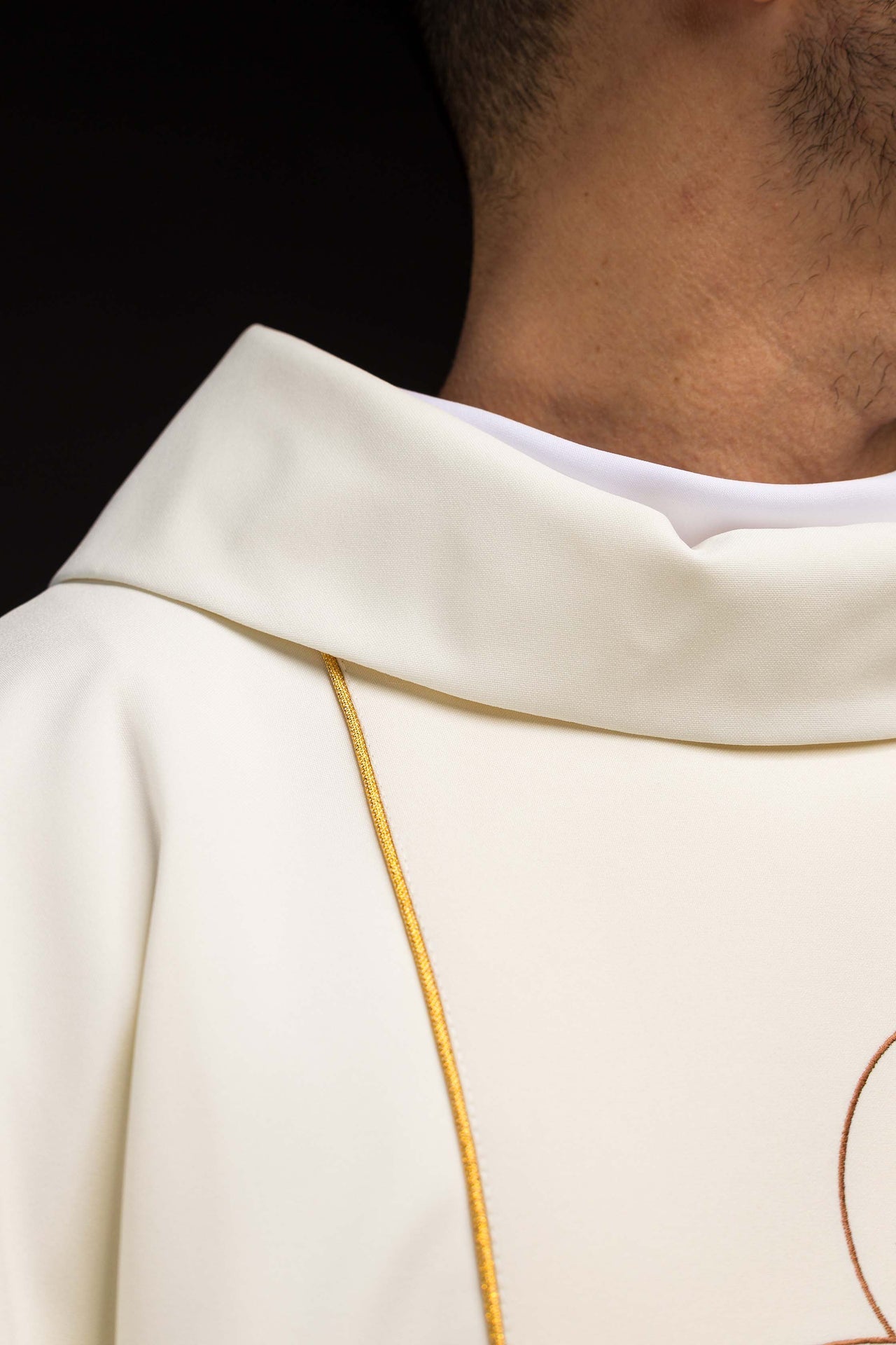 Ornat Liturgiczny na Boże Narodzenie - Święta Rodzina, Złota Nić - SZATYLITURGICZNE.PL