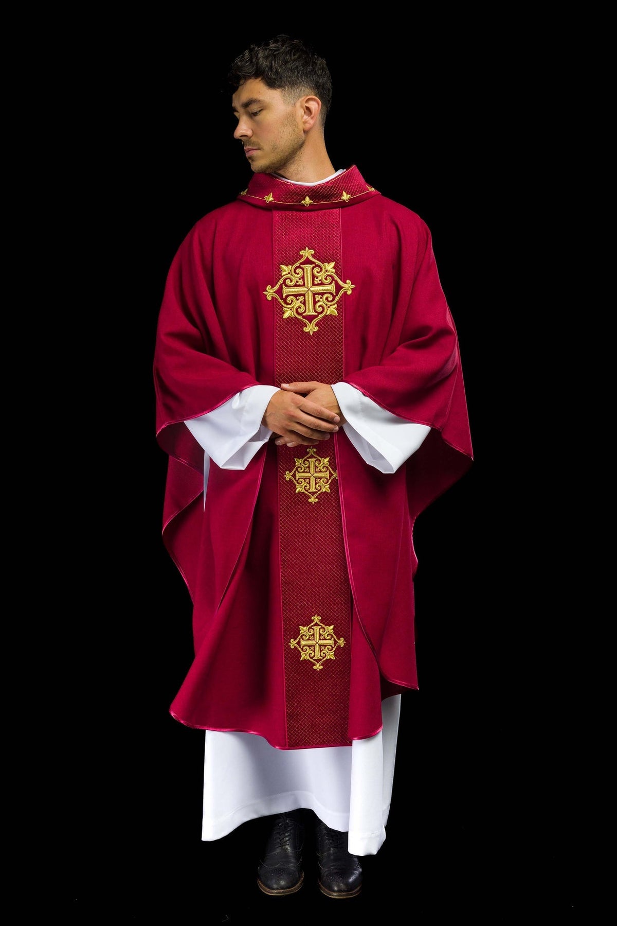 Ornat Liturgiczny z Aksamitnym Pasem i Haftem Krzyży - SZATYLITURGICZNE.PL