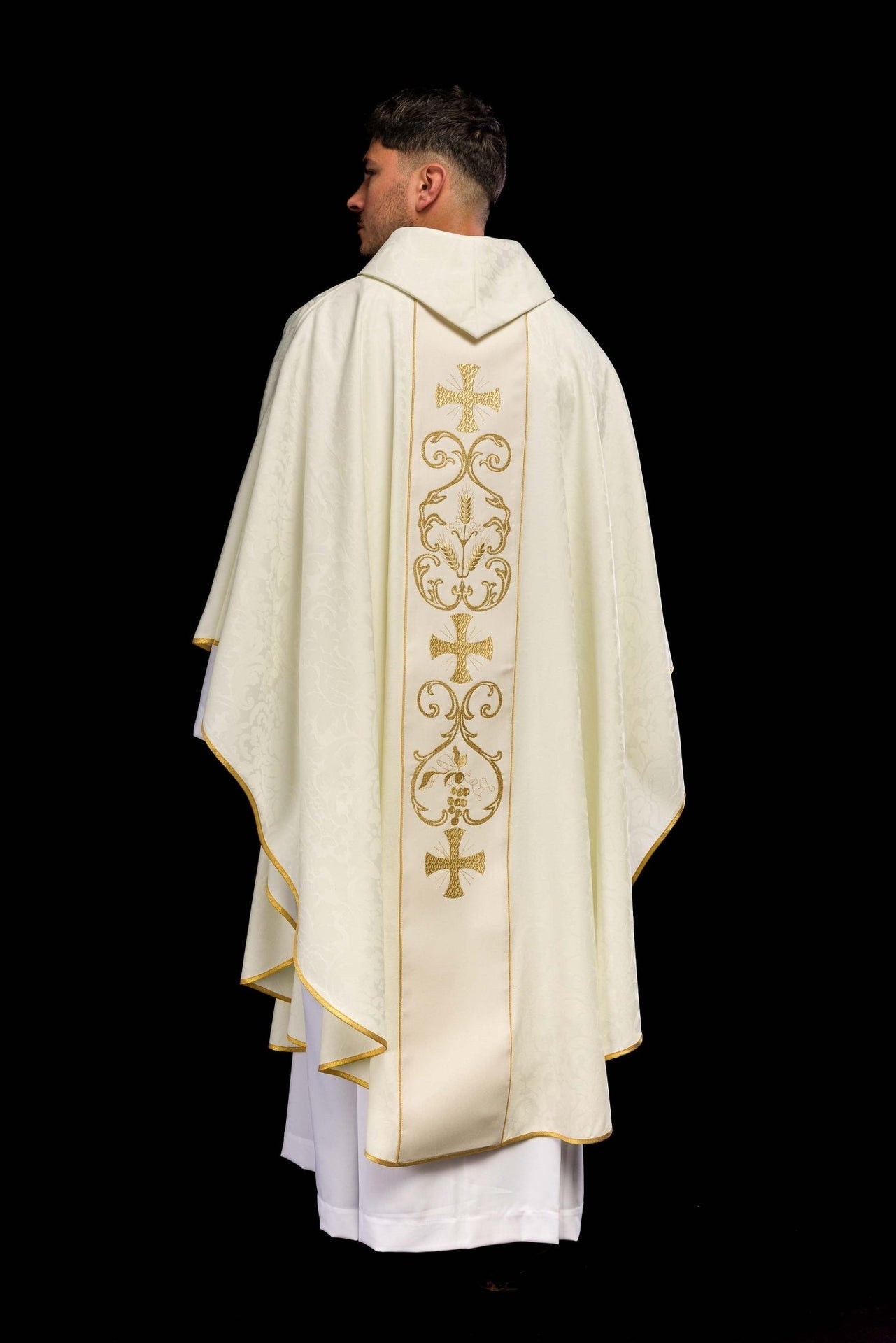 Ornat Liturgiczny Żakardowy z Haftowanym Pasem - Polska Produkcja - SZATYLITURGICZNE.PL