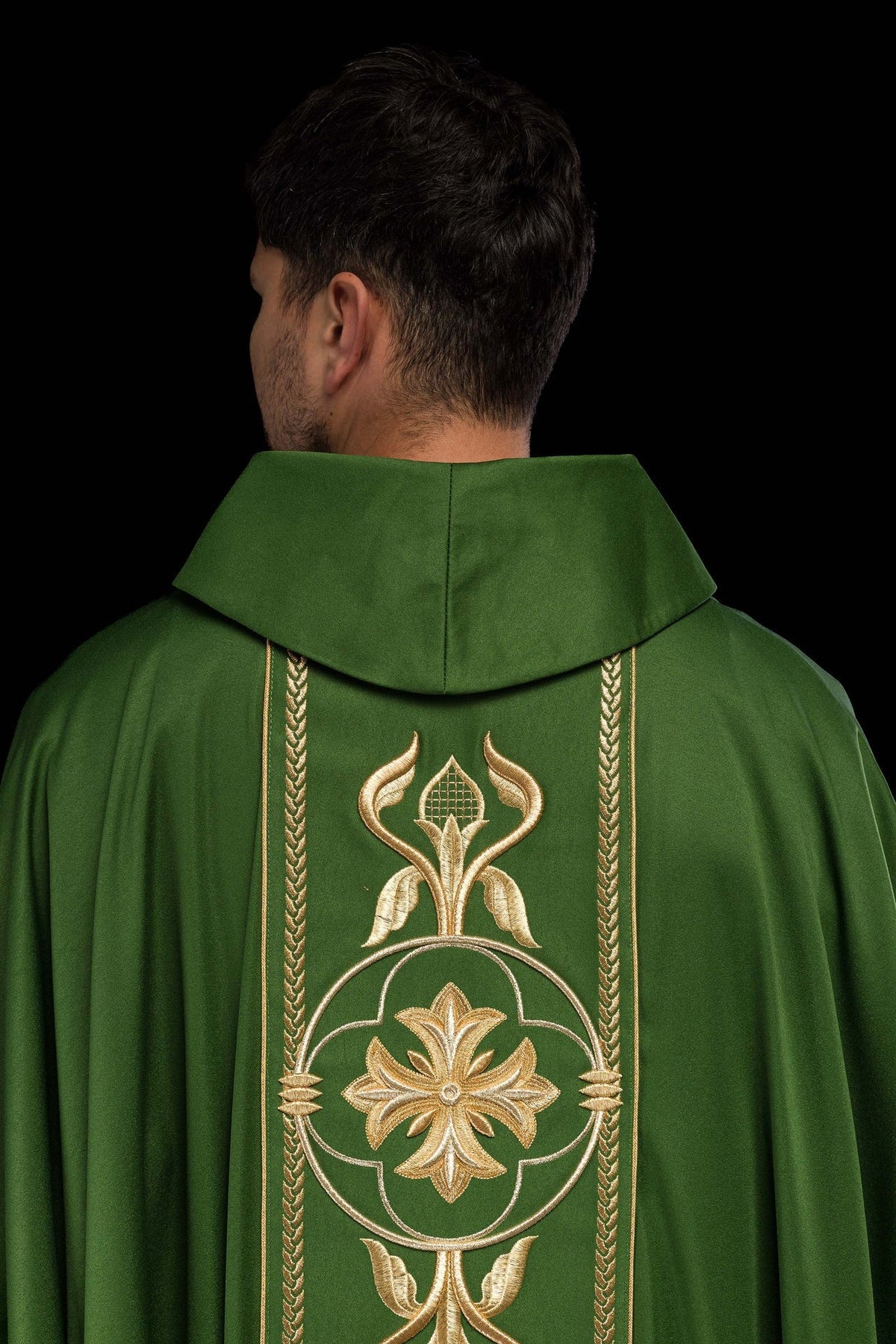 Ornat Liturgiczny Zielony Haftowany Rozeta - Polski Producent - SZATYLITURGICZNE.PL
