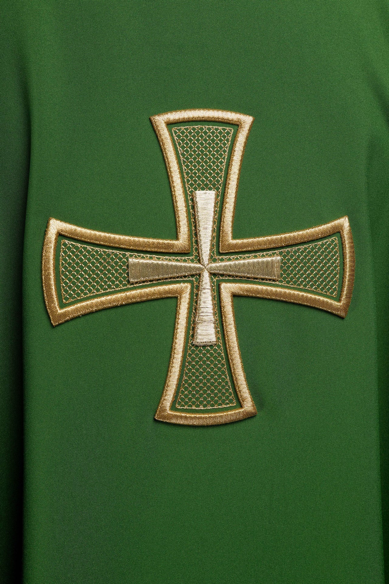 Ornat Liturgiczny Zielony Haftowany Złotym Krzyżem - SZATYLITURGICZNE.PL