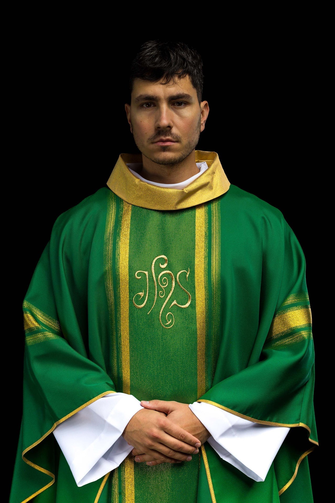 Ornat Liturgiczny Zielony IHS - Haft Złotą Nicią, Elanowełna - SZATYLITURGICZNE.PL