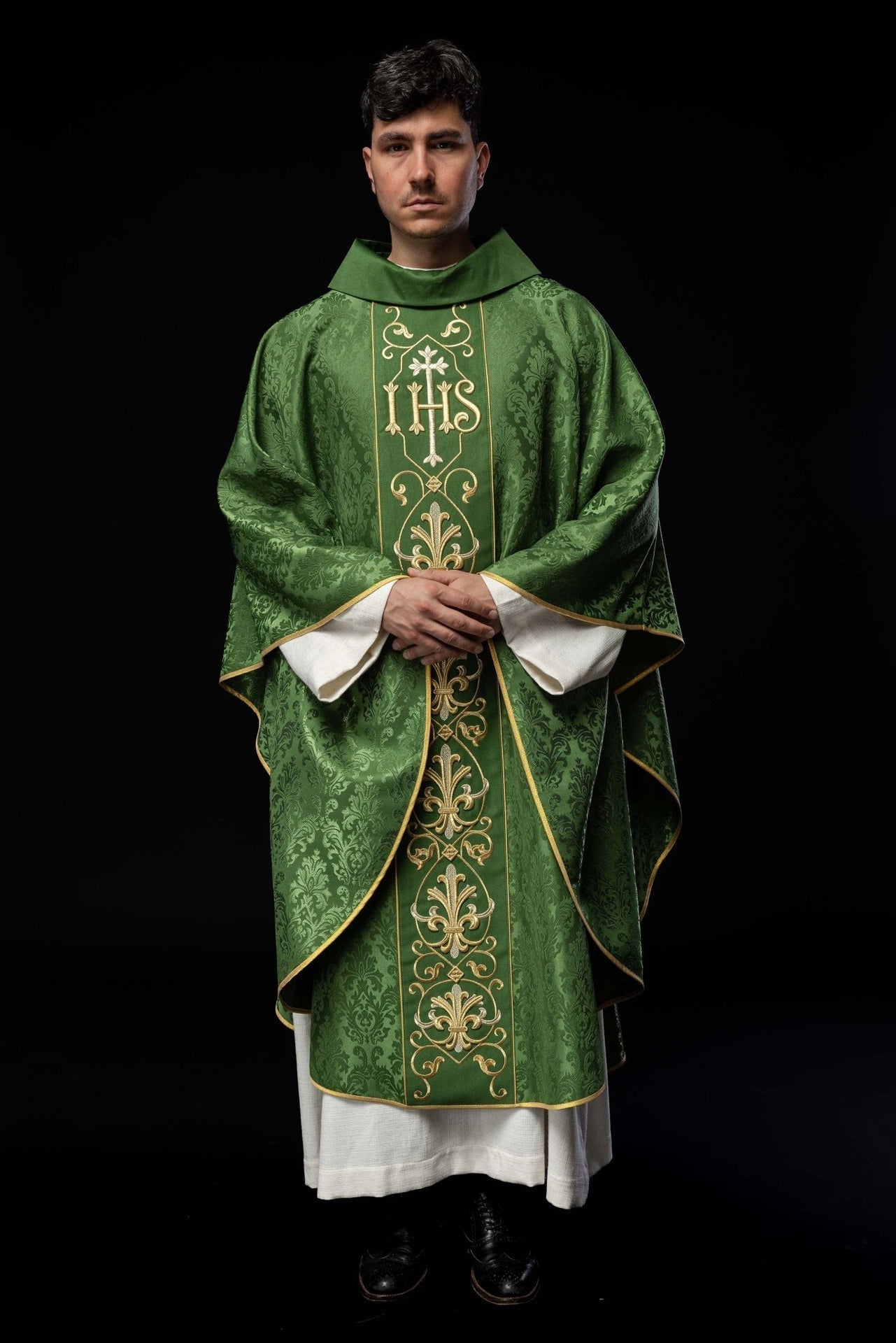 Ornat Liturgiczny Zielony IHS Haftowany - Polska Produkcja - SZATYLITURGICZNE.PL