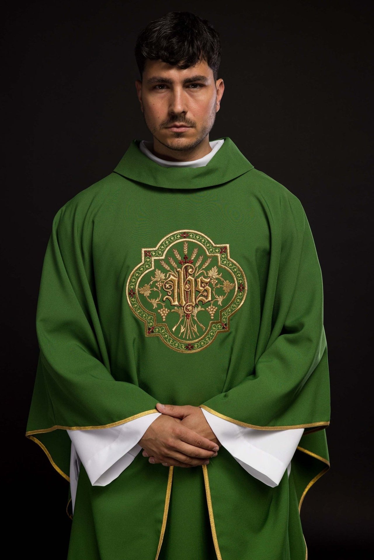 Ornat Liturgiczny Zielony IHS PAX - Haftowany Symbol Pokoju - SZATYLITURGICZNE.PL