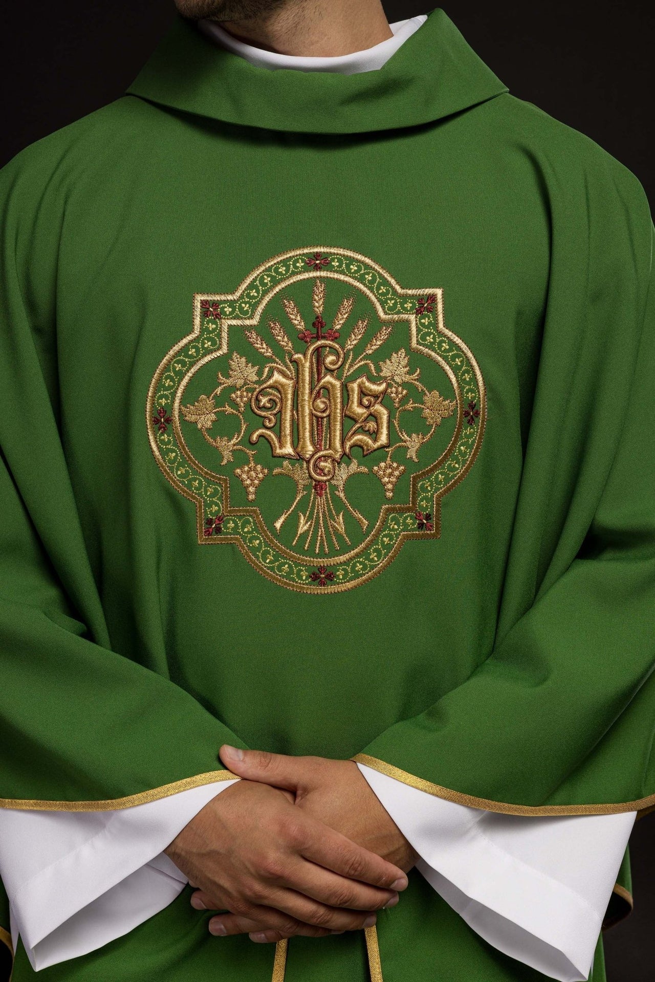 Ornat Liturgiczny Zielony IHS PAX - Haftowany Symbol Pokoju - SZATYLITURGICZNE.PL