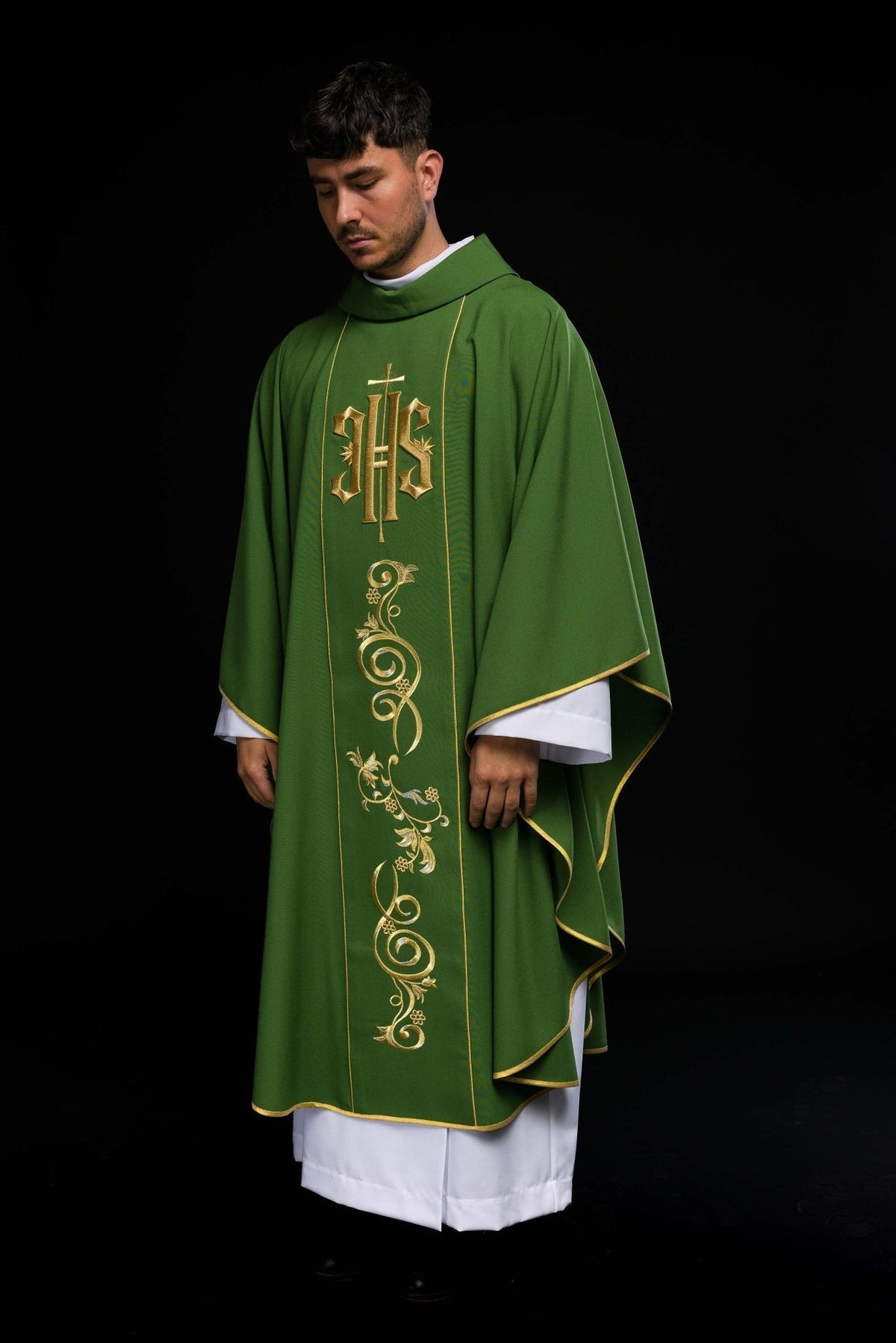 Ornat Liturgiczny Zielony IHS Złoty Haft - Polska Produkcja - SZATYLITURGICZNE.PL