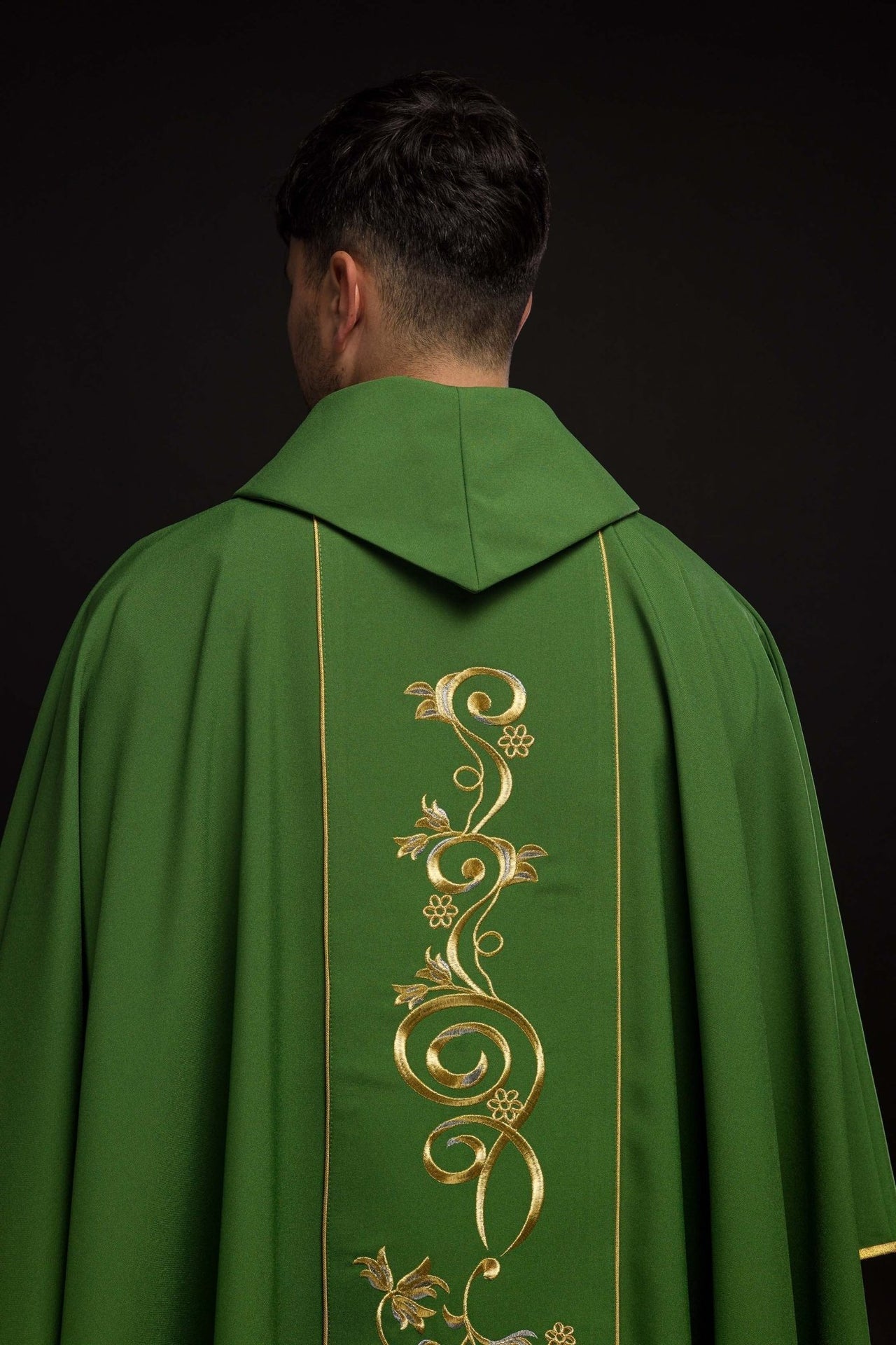 Ornat Liturgiczny Zielony IHS Złoty Haft - Polska Produkcja - SZATYLITURGICZNE.PL