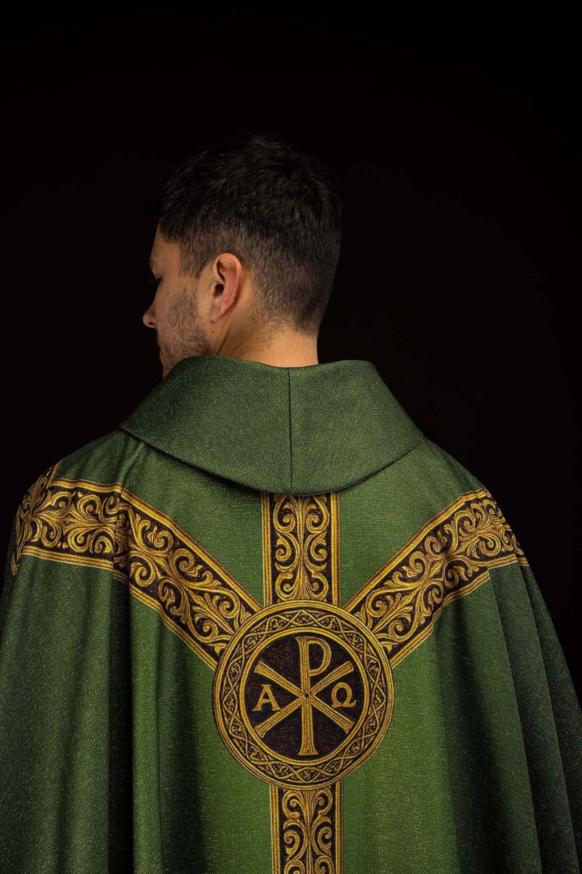 Ornat Liturgiczny Zielony Pax ze Złotym Nadrukiem - Elegancki - SZATYLITURGICZNE.PL