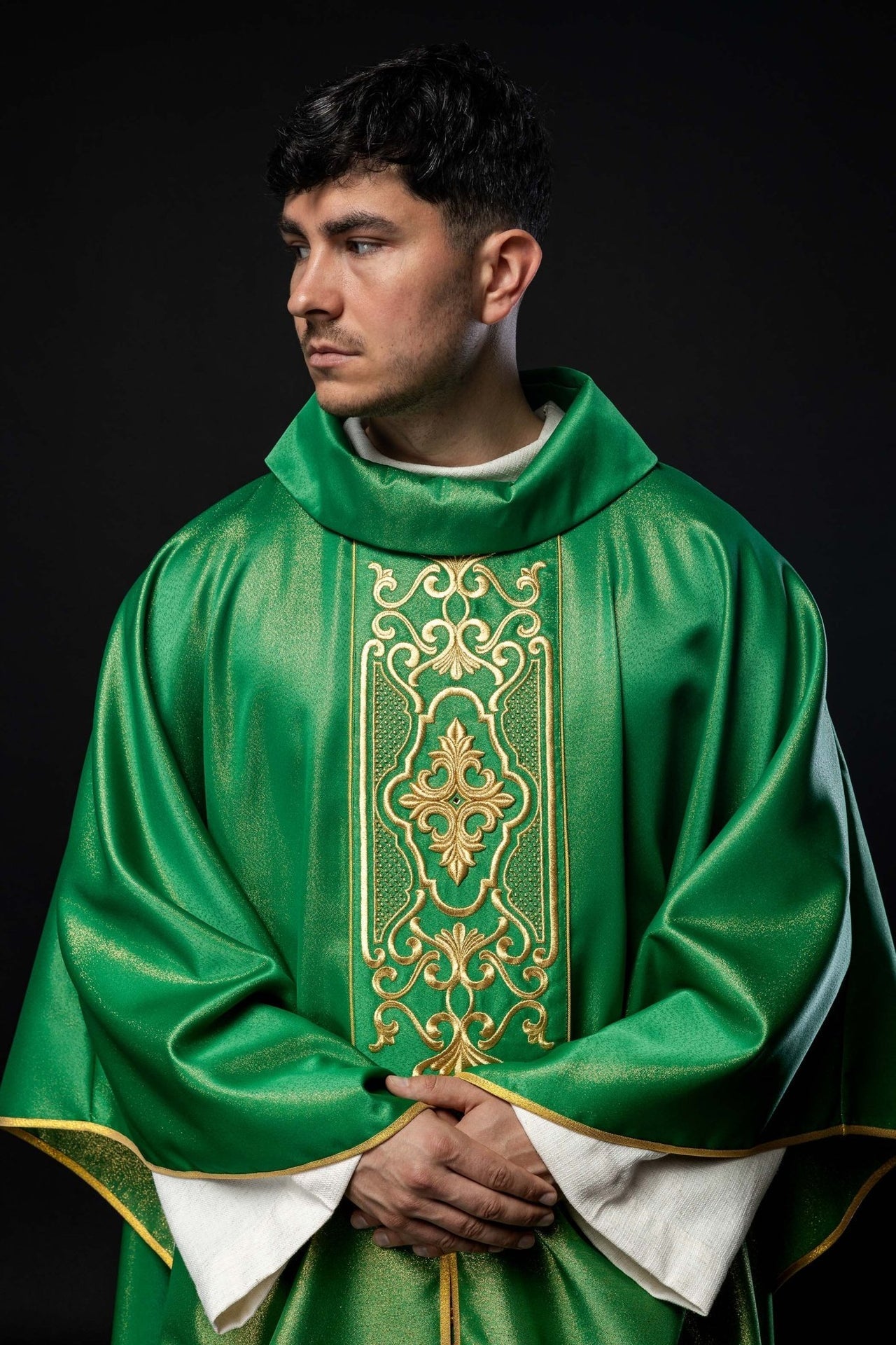 Ornat Liturgiczny Zielony z Haftem Eucharystycznym - Złote Nici - SZATYLITURGICZNE.PL