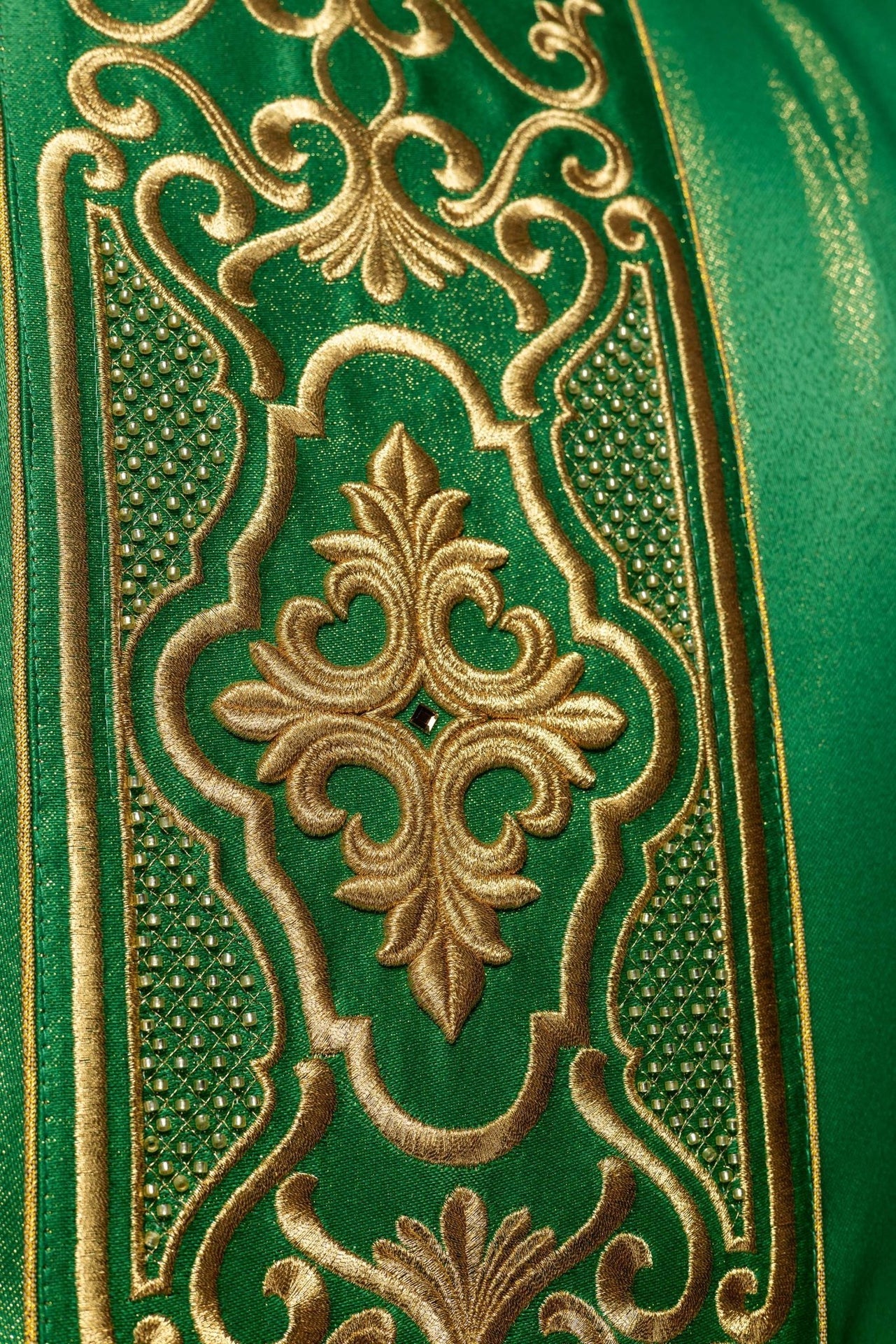 Ornat Liturgiczny Zielony z Haftem Eucharystycznym - Złote Nici - SZATYLITURGICZNE.PL