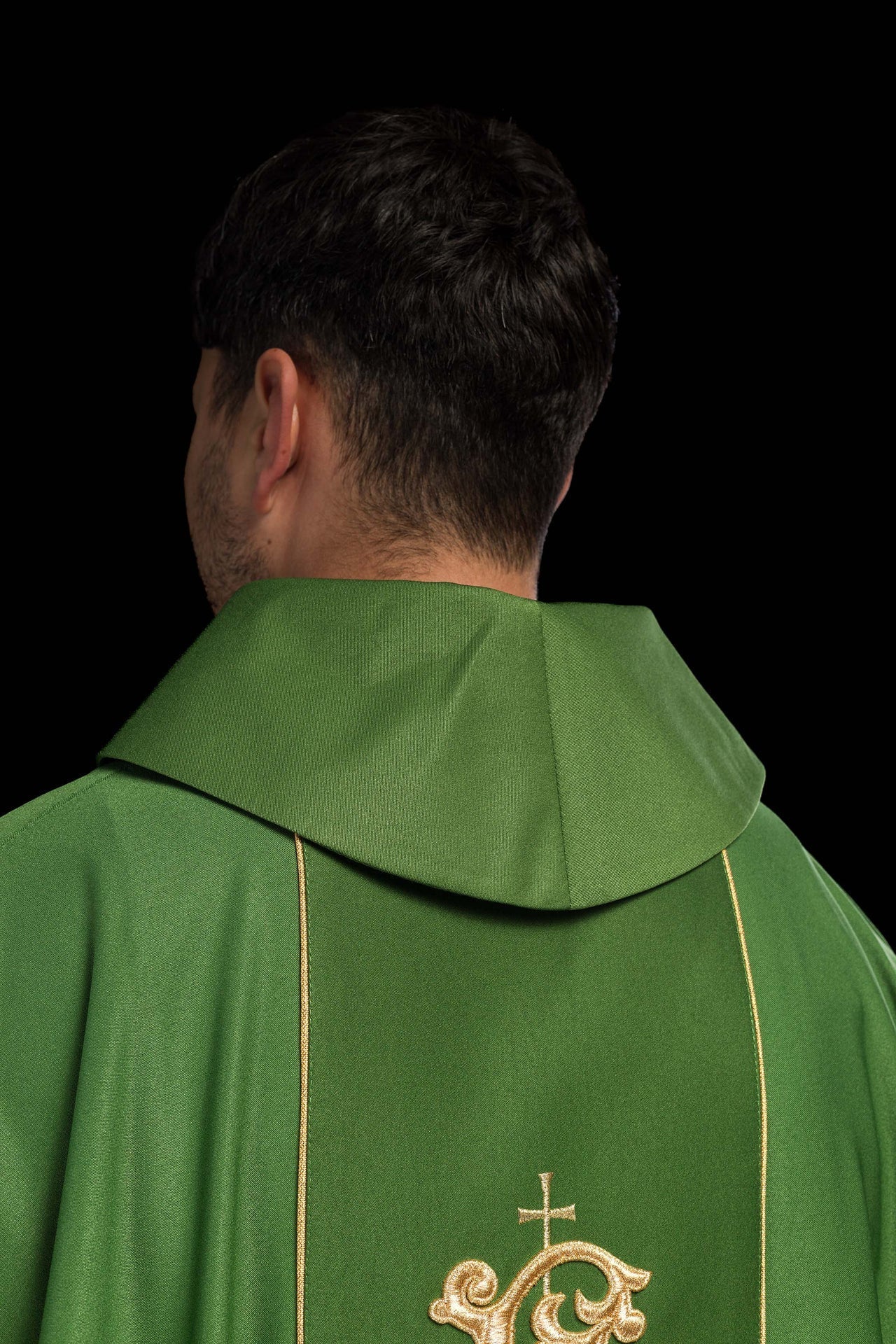 Ornat Liturgiczny Zielony z Haftem Florystycznym IHS - Polska Produkcja - SZATYLITURGICZNE.PL