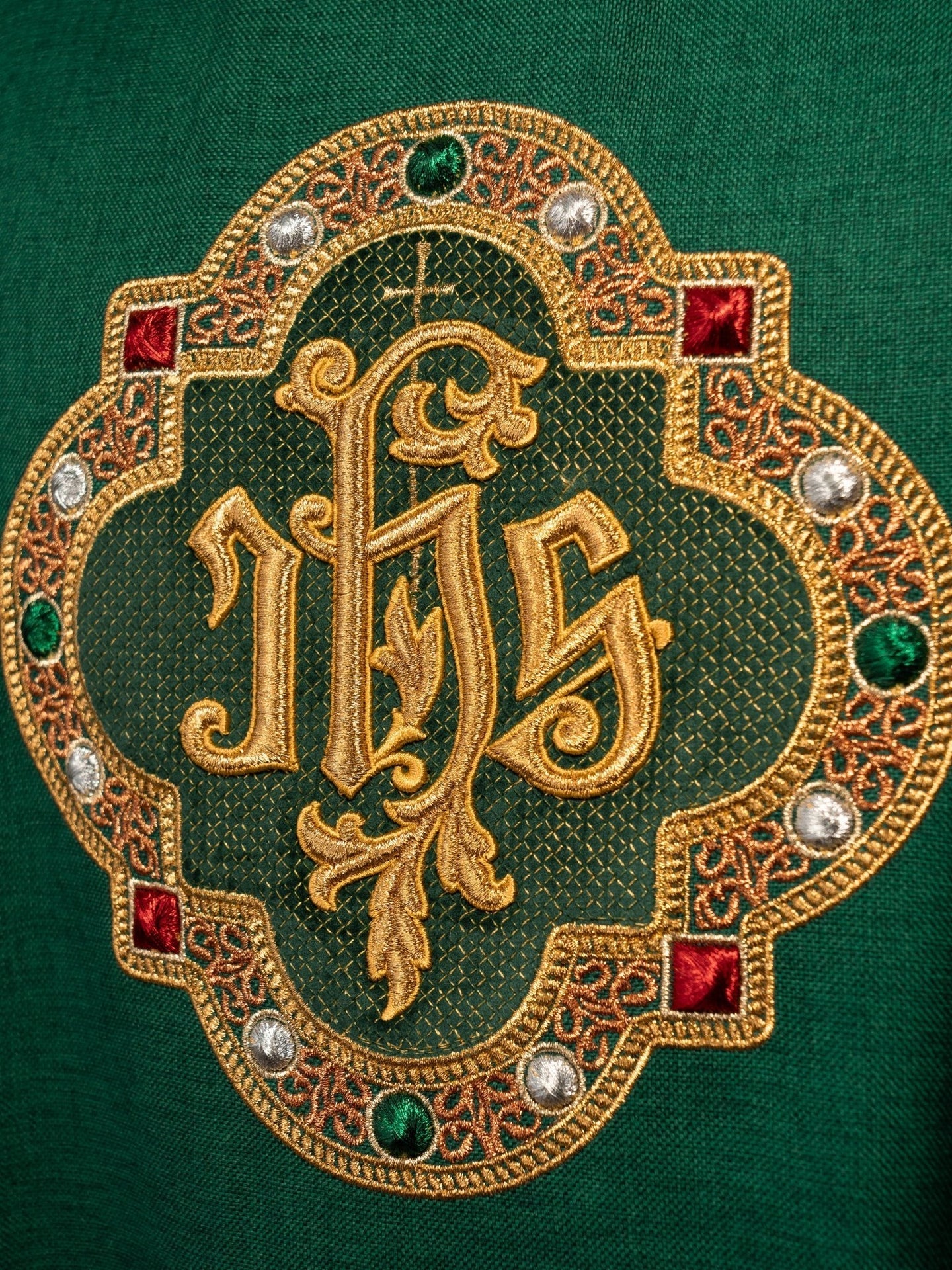 ornat liturgiczny zielony z haftem IHS - pas i lamówka - SZATYLITURGICZNE.PL