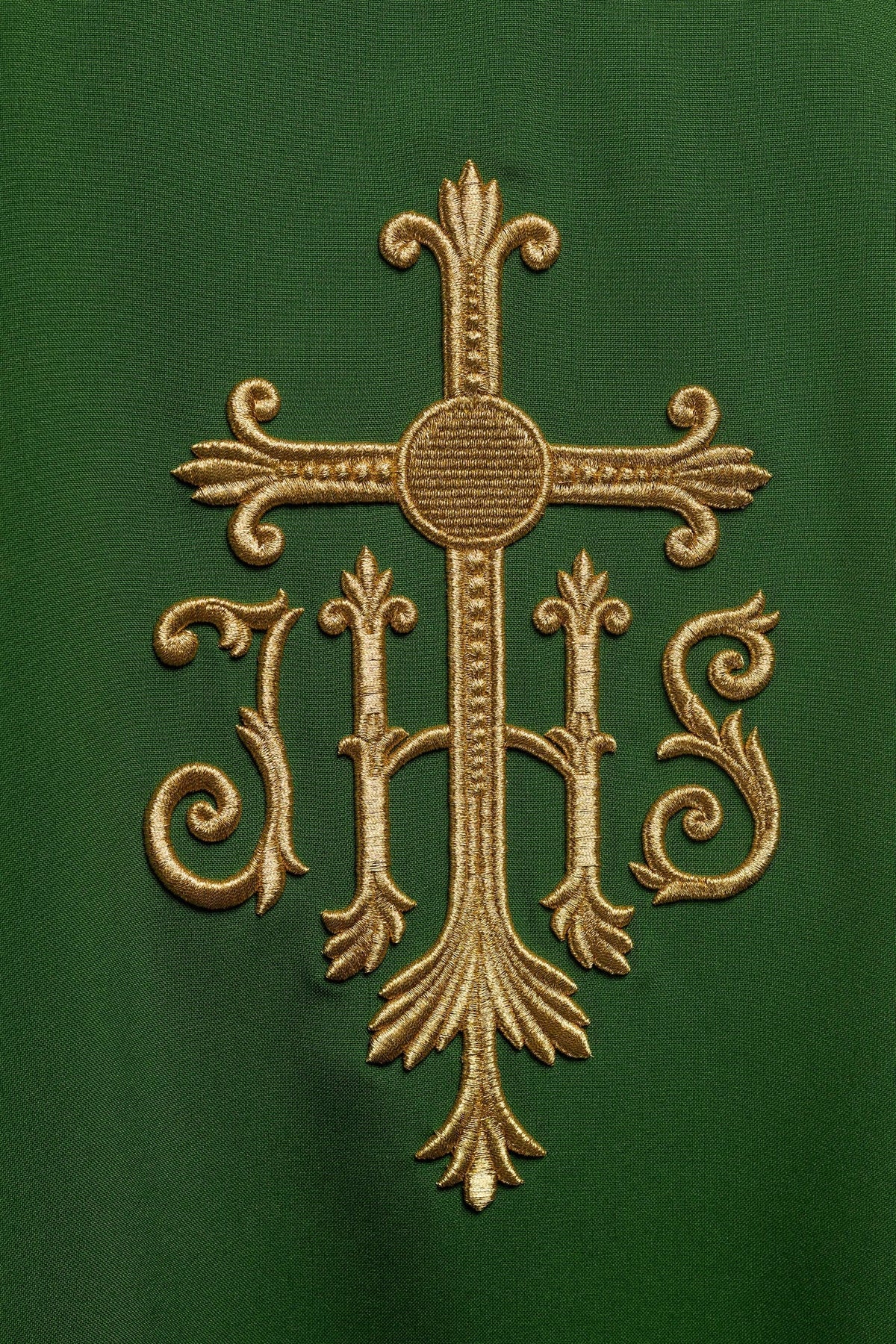 Ornat Liturgiczny Zielony z Haftem JHS - Symbolika Eucharystyczna - SZATYLITURGICZNE.PL