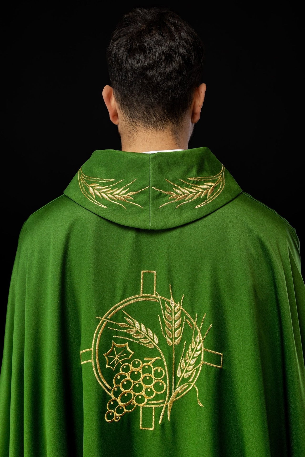 Ornat Liturgiczny Zielony z Haftem Krzyża i Kłosów - Elanowełna - SZATYLITURGICZNE.PL