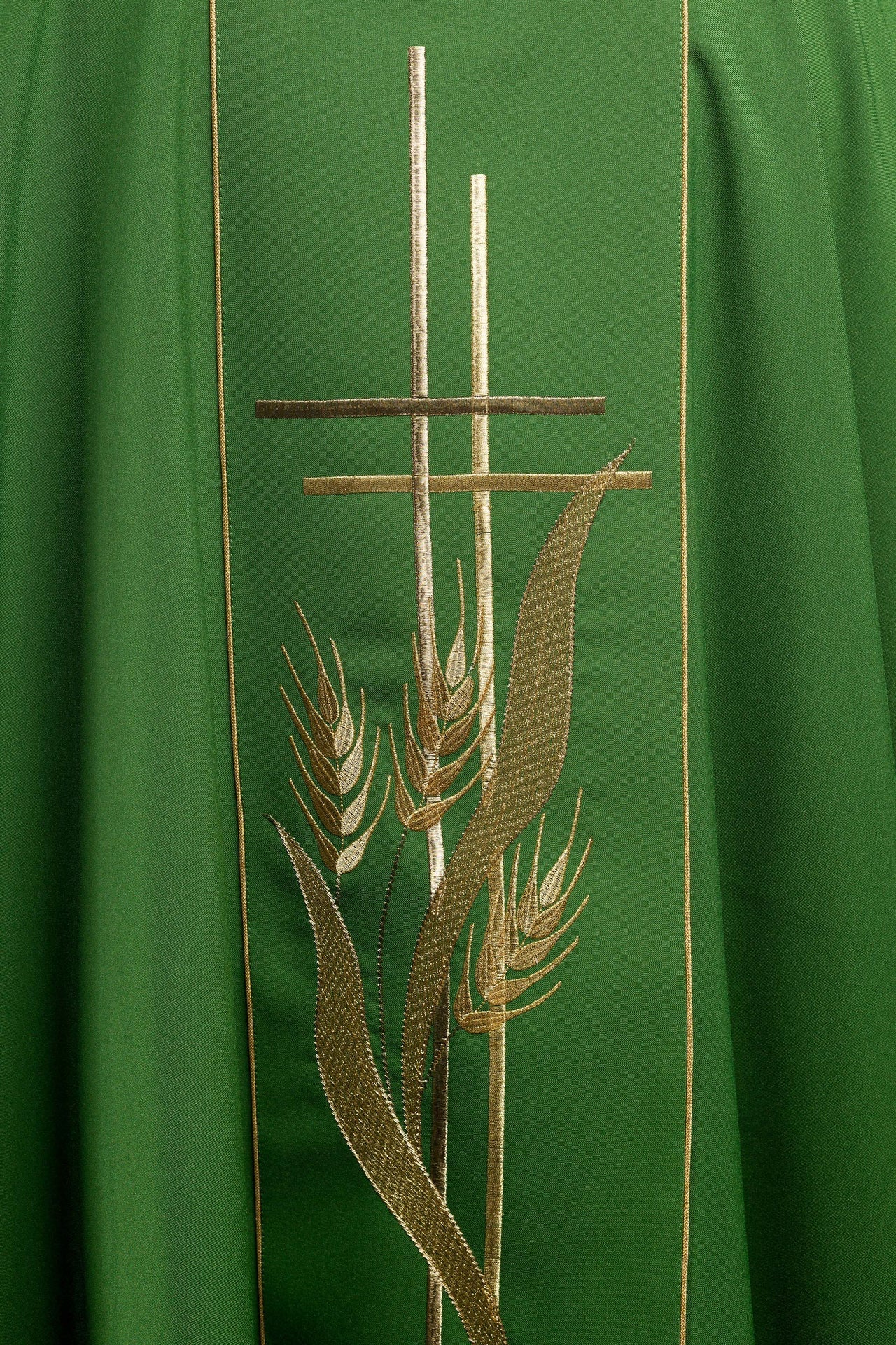 Ornat Liturgiczny Zielony z Haftem Krzyża i Kłosów - Elegancki - SZATYLITURGICZNE.PL