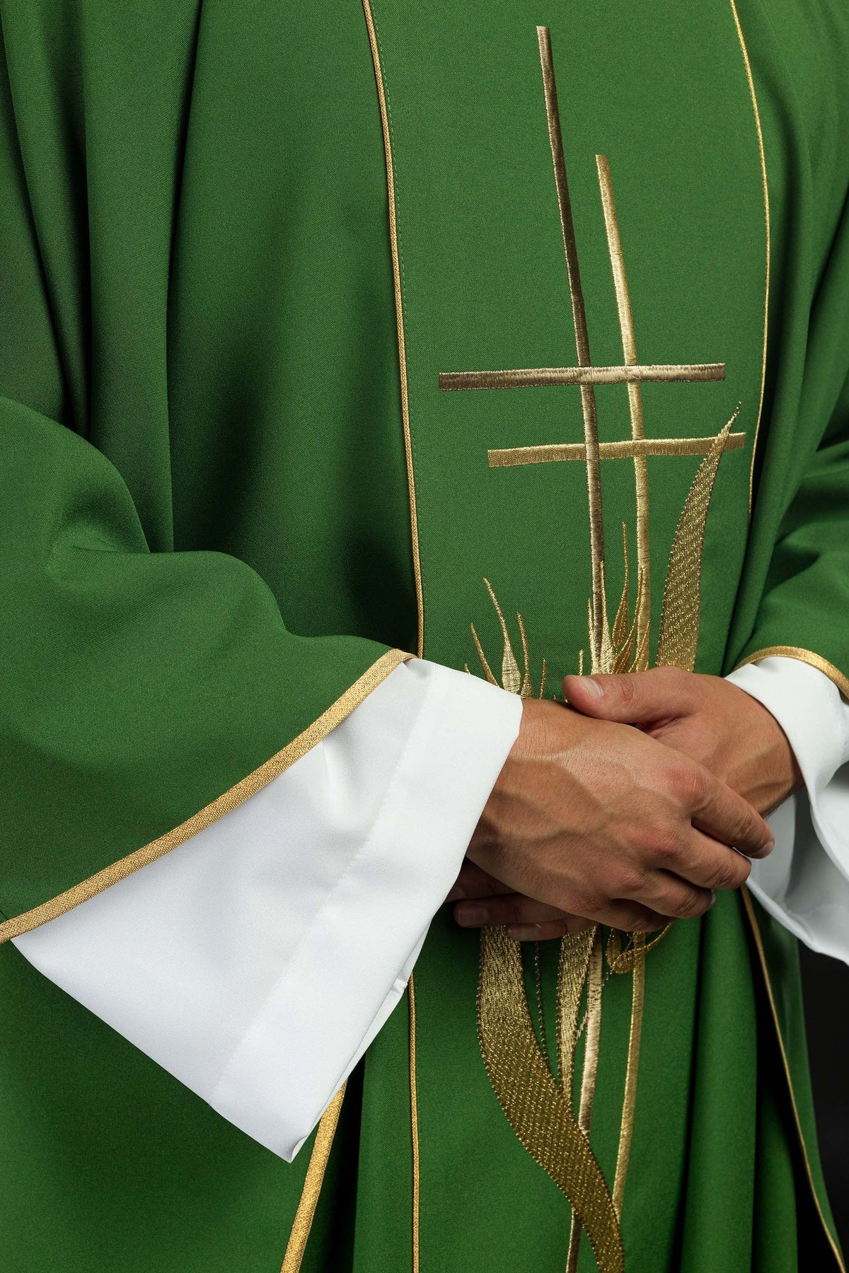 Ornat Liturgiczny Zielony z Haftem Krzyża i Kłosów - Elegancki - SZATYLITURGICZNE.PL