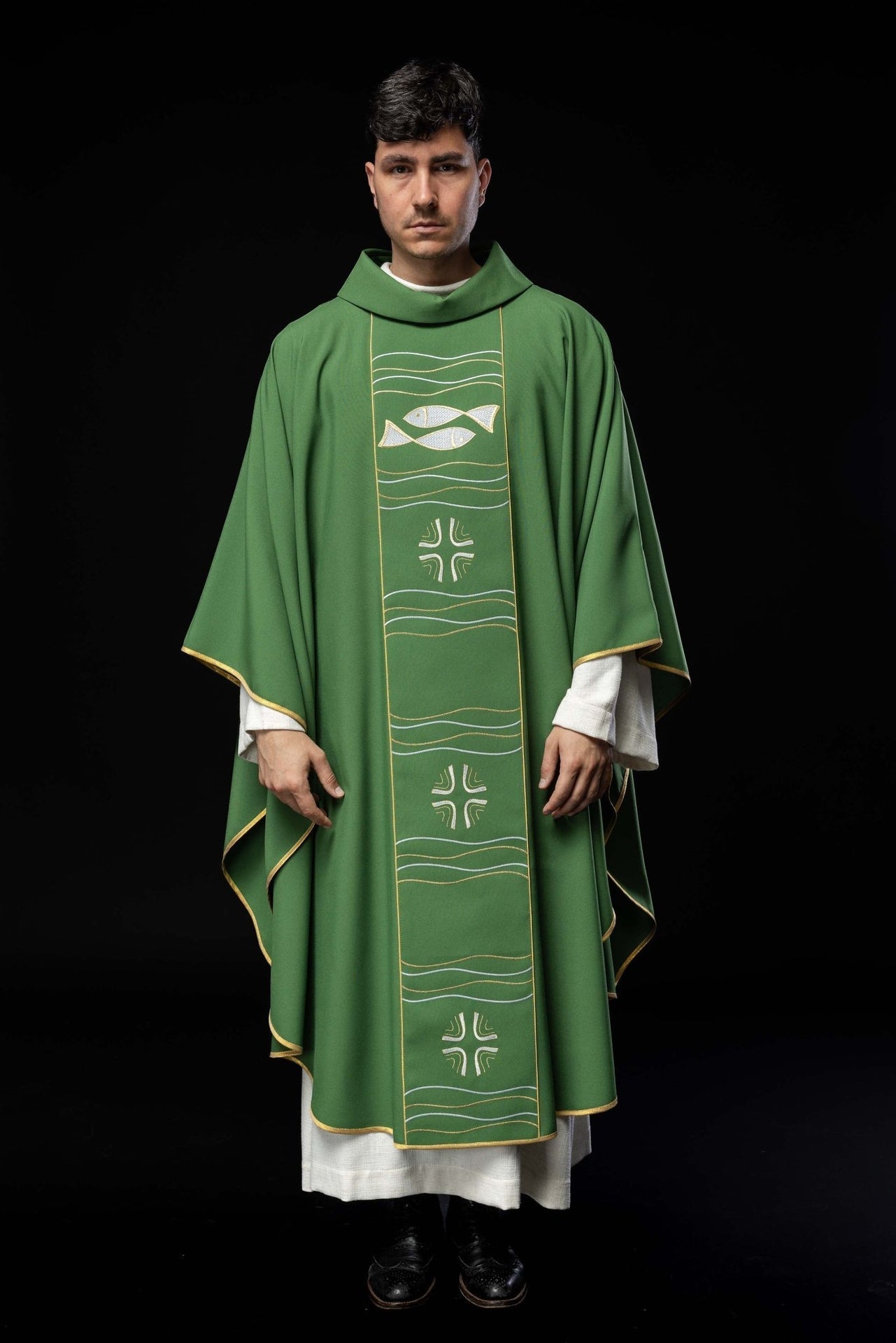 Ornat Liturgiczny Zielony z Haftem Krzyża i Ryb - Komplet - SZATYLITURGICZNE.PL