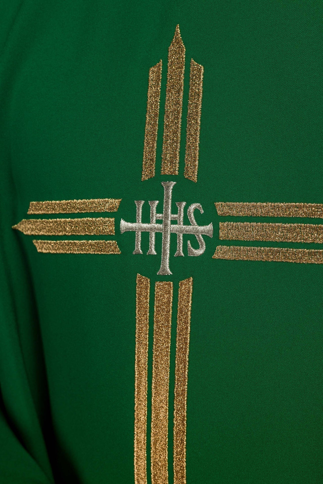 Ornat Liturgiczny Zielony z Haftowanym Krzyżem IHS - SZATYLITURGICZNE.PL
