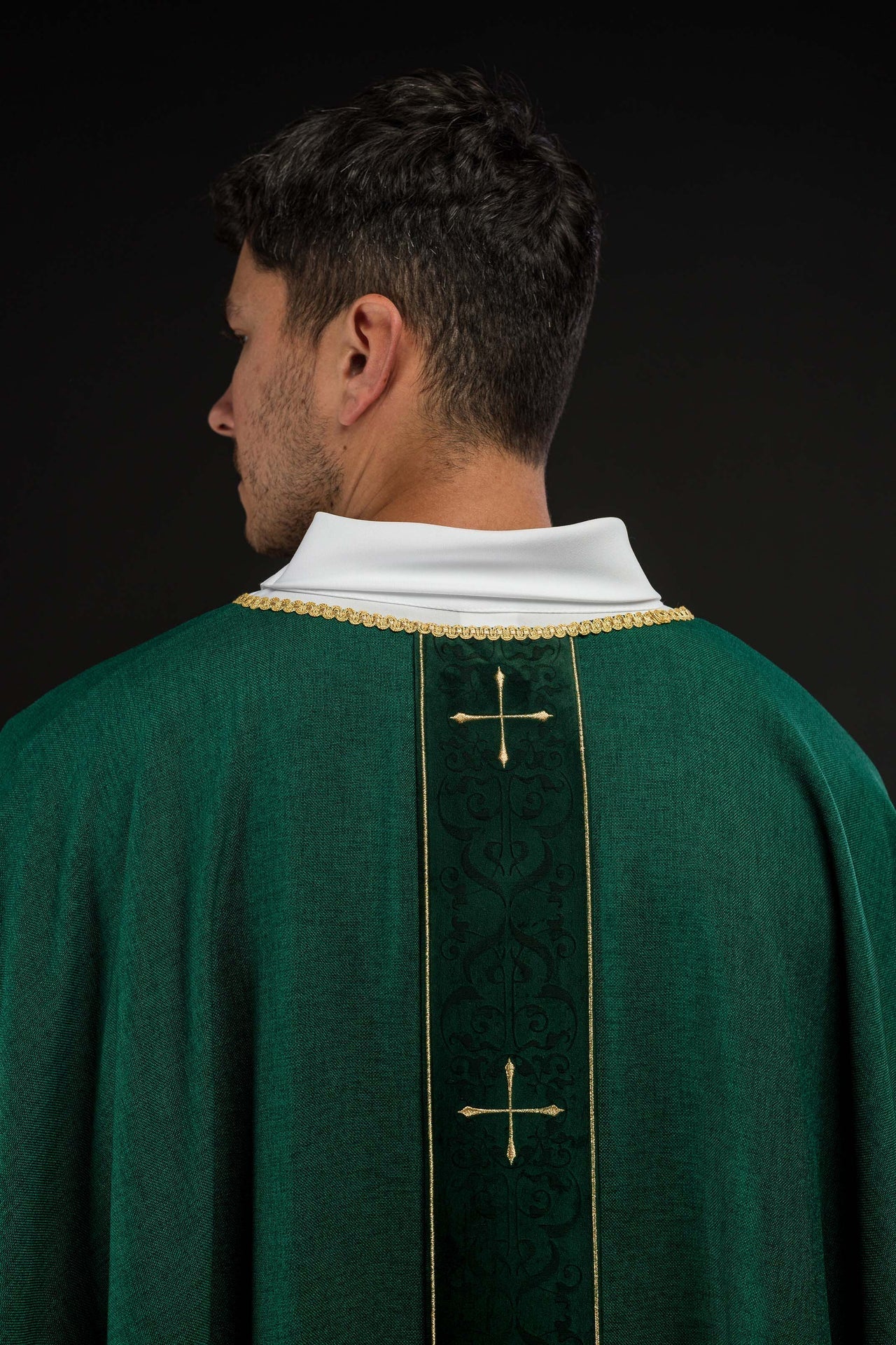 Ornat Liturgiczny Zielony z Haftowanym Pasem w Krzyże - Elegancki - SZATYLITURGICZNE.PL