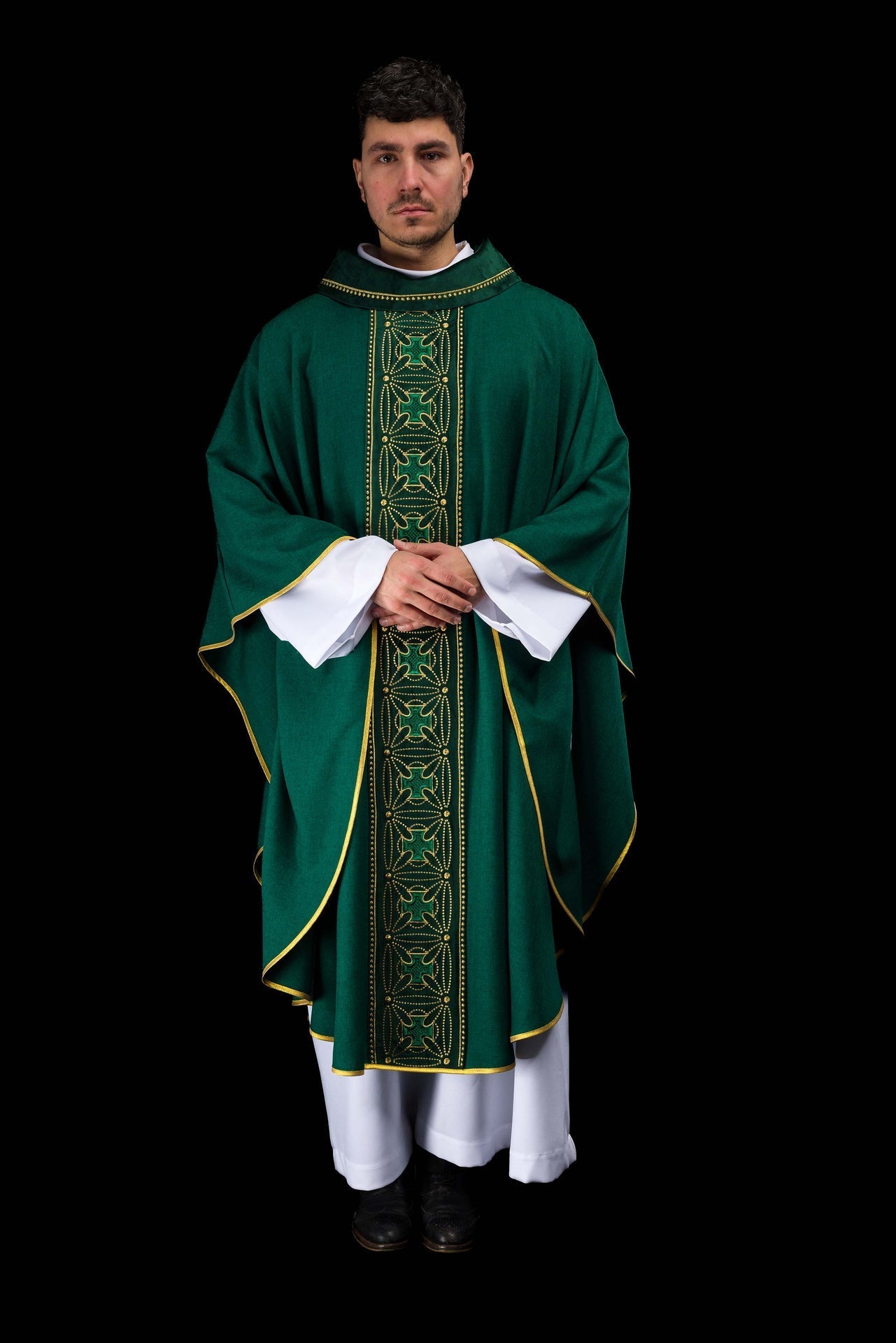 Ornat Liturgiczny Zielony z Pasem w Krzyże - Elegancki i Trwały - SZATYLITURGICZNE.PL