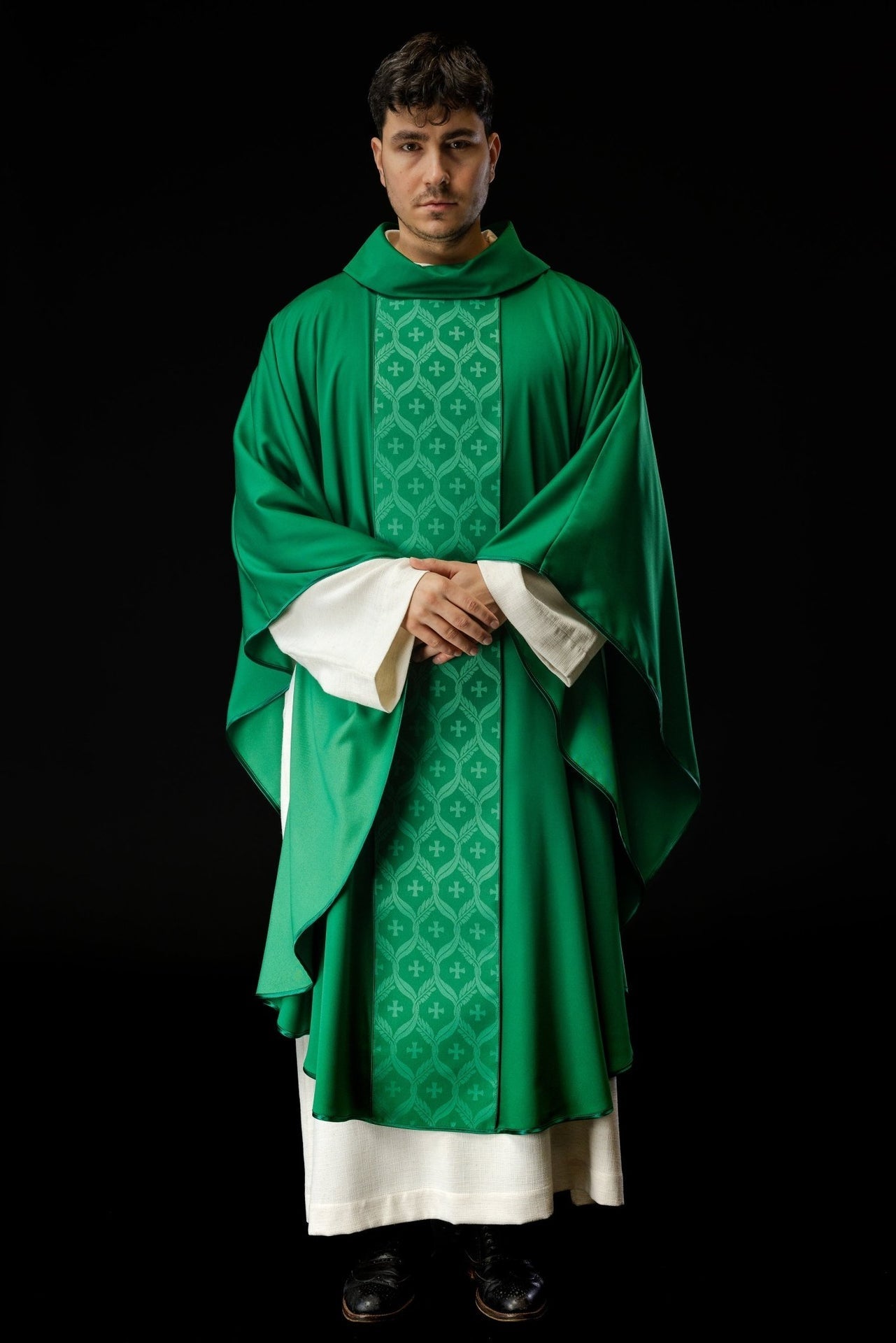 Ornat Liturgiczny Zielony z Żakardowym Pasem w Krzyże - SZATYLITURGICZNE.PL