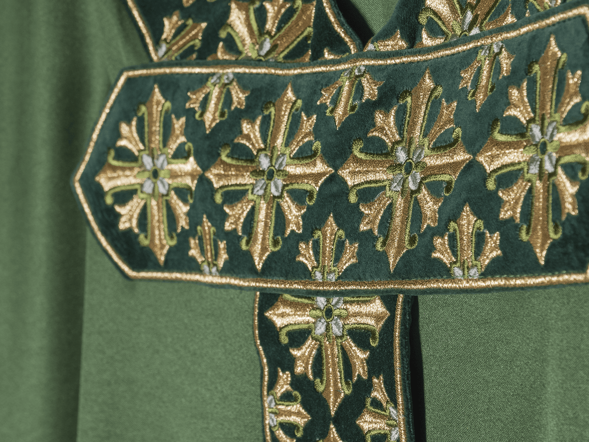 Ornat Liturgiczny Zielony z Złotym Haftem Krzyży - SZATYLITURGICZNE.PL