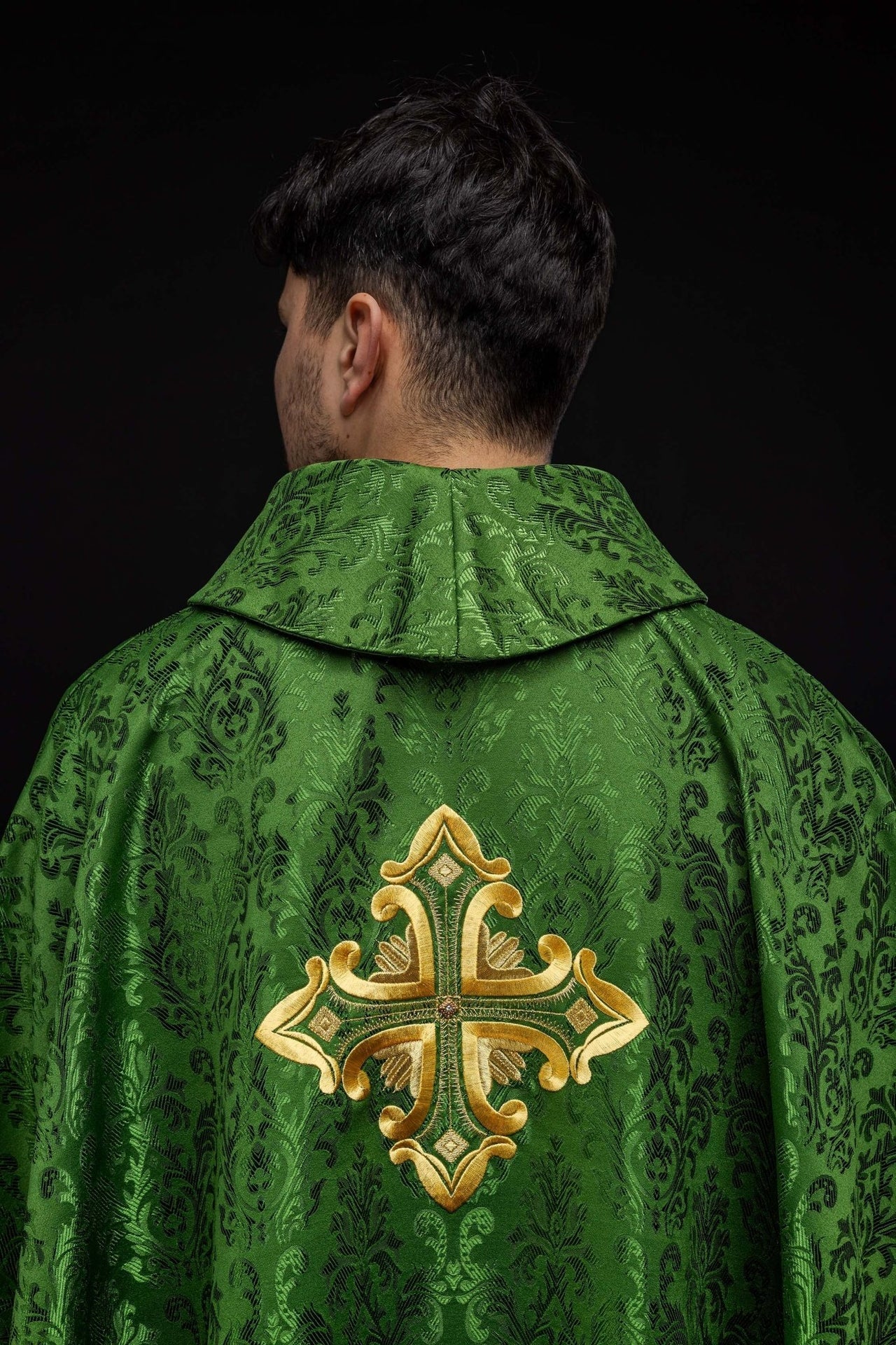 Ornat Liturgiczny Zielony ze Złotym Krzyżem i Stułą - SZATYLITURGICZNE.PL
