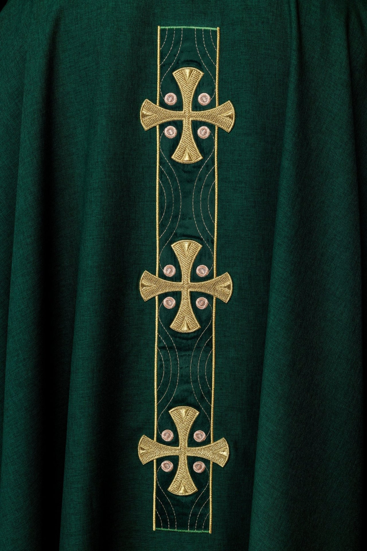 Ornat Liturgiczny Zielony ze Złotymi Krzyżami i Lamówką - SZATYLITURGICZNE.PL