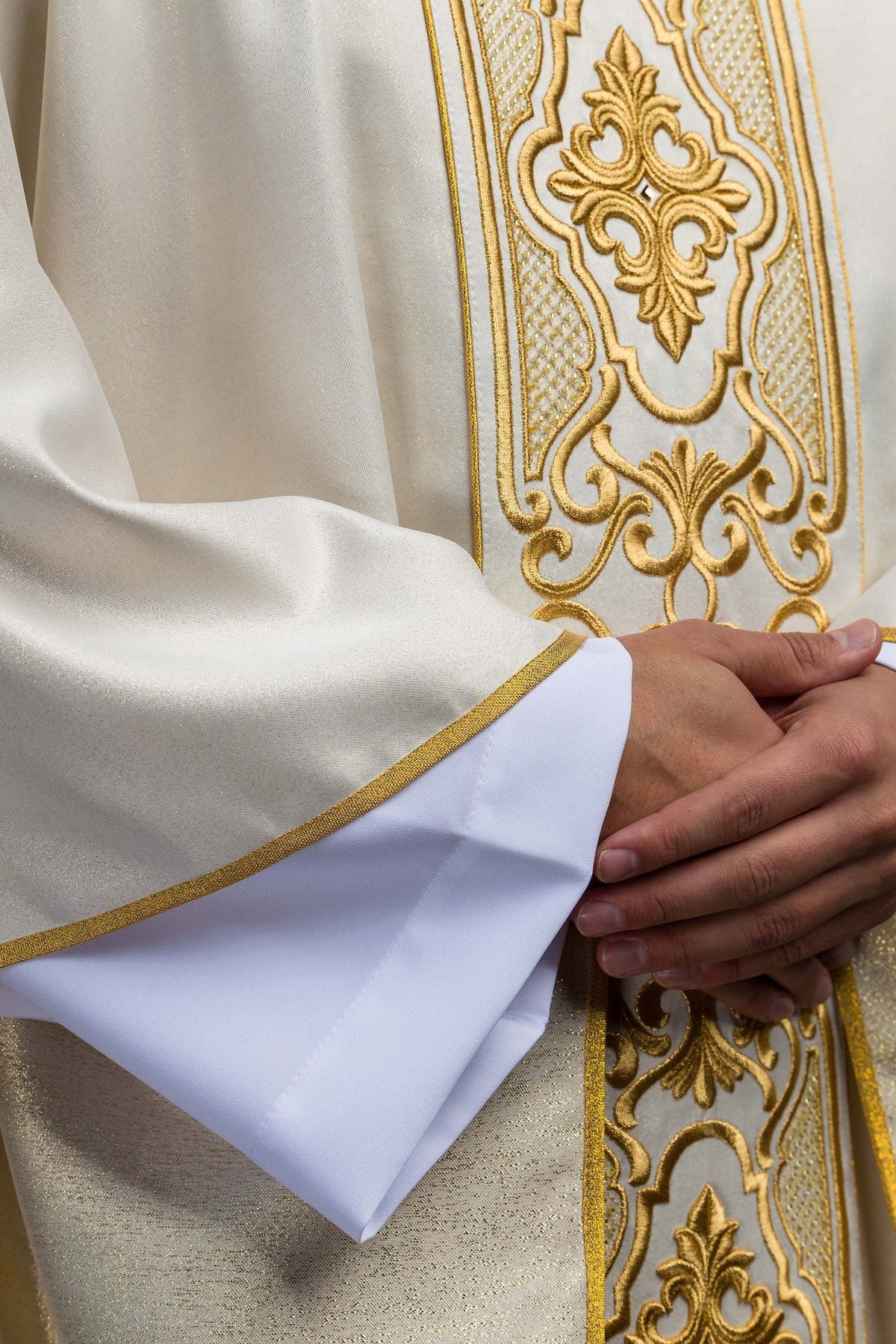 Ornat liturgiczny złoty haft eucharystyczny z połyskiem - SZATYLITURGICZNE.PL