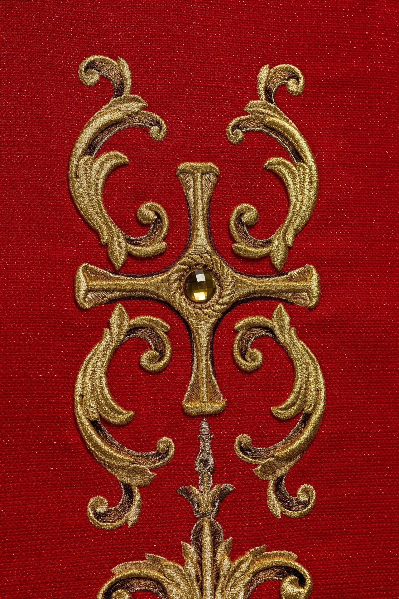 Ornat Liturgiczny Złoty Haftowany Św. Florian - Polski Producent - SZATYLITURGICZNE.PL