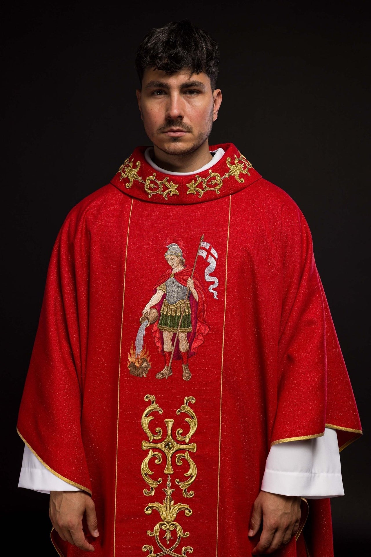 Ornat Liturgiczny Złoty Haftowany Św. Florian - Polski Producent - SZATYLITURGICZNE.PL